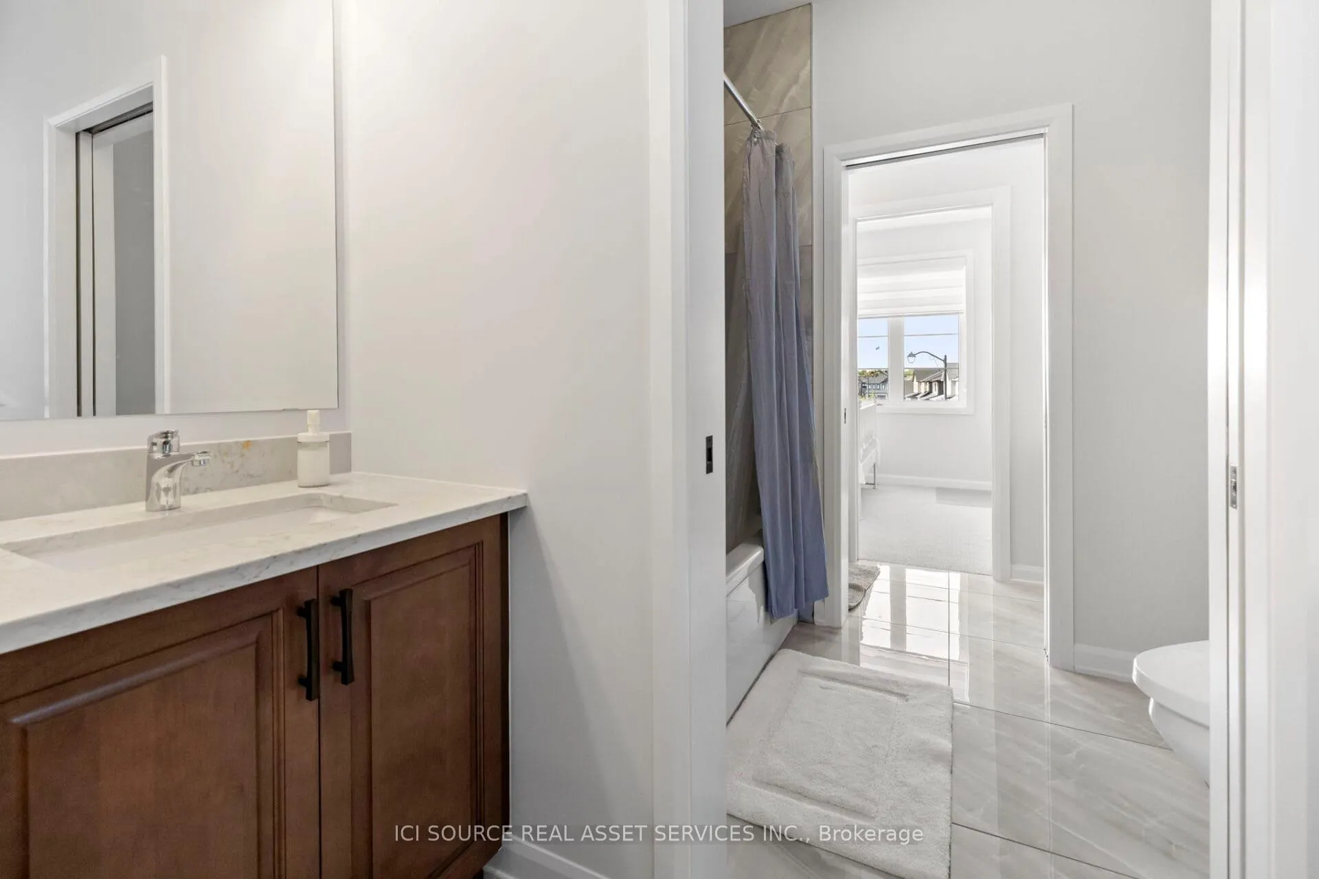 Photo 27 of Unit Upper, 733 Coast Circle, Ottawa, Mahogany Community — HOMEH