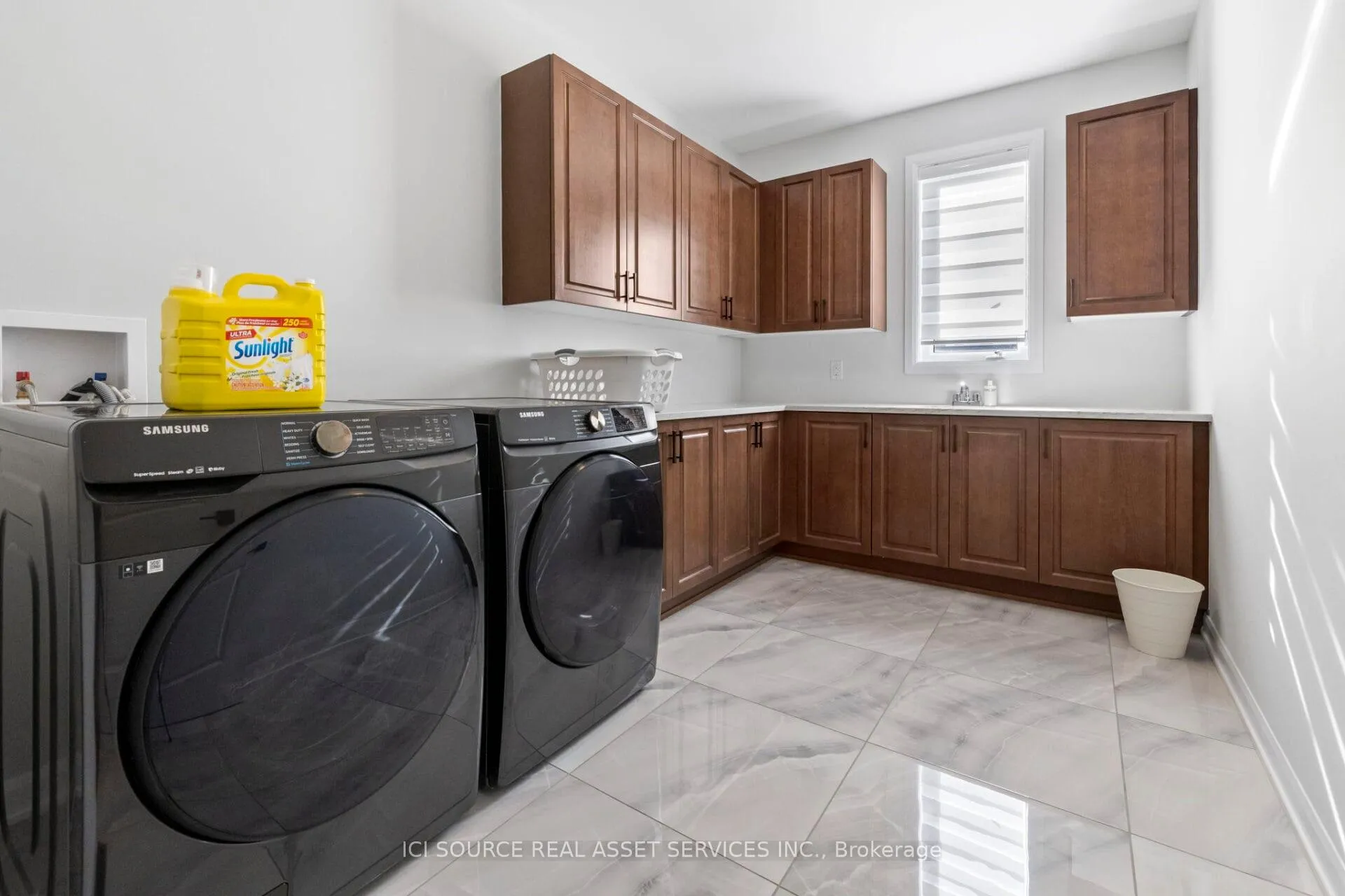 Photo 28 of Unit Upper, 733 Coast Circle, Ottawa, Mahogany Community — HOMEH