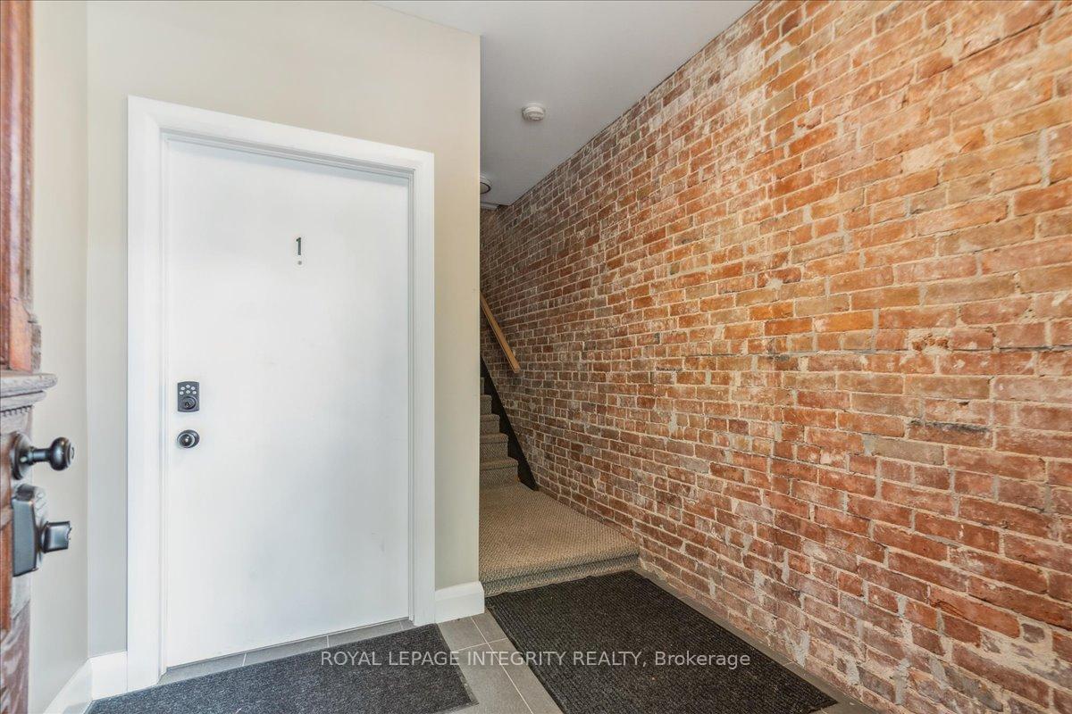 Photo 3 of Unit 3, 470 Besserer Street, Ottawa, Sandy Hill — HOMEH