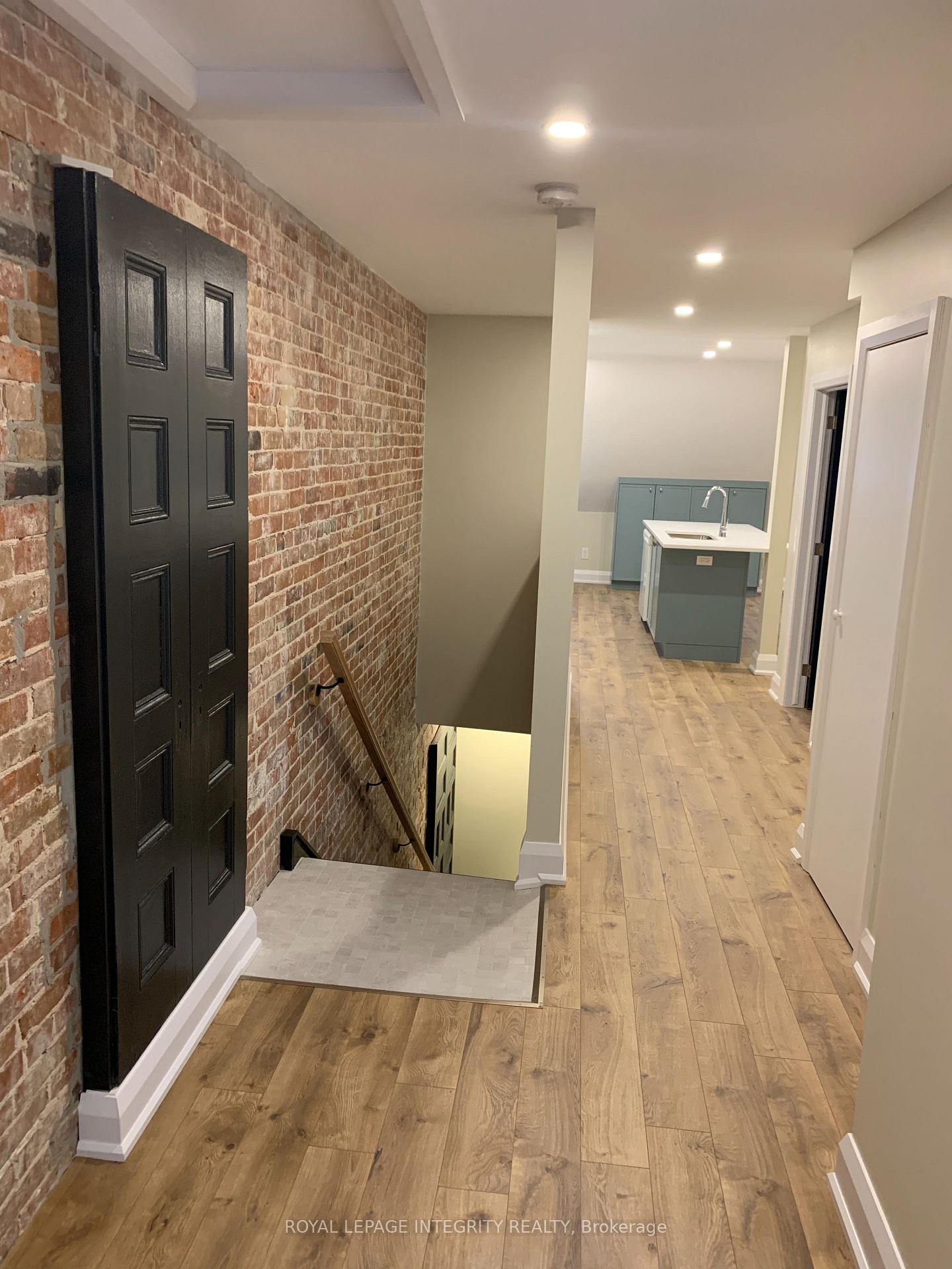 Photo 4 of Unit 3, 470 Besserer Street, Ottawa, Sandy Hill — HOMEH