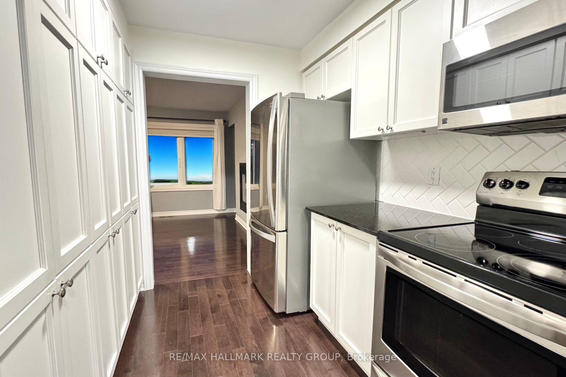 Photo 8 of 422 Coldwater Crescent, Ottawa, Kanata - Emerald Meadows/Trailwest — HOMEH