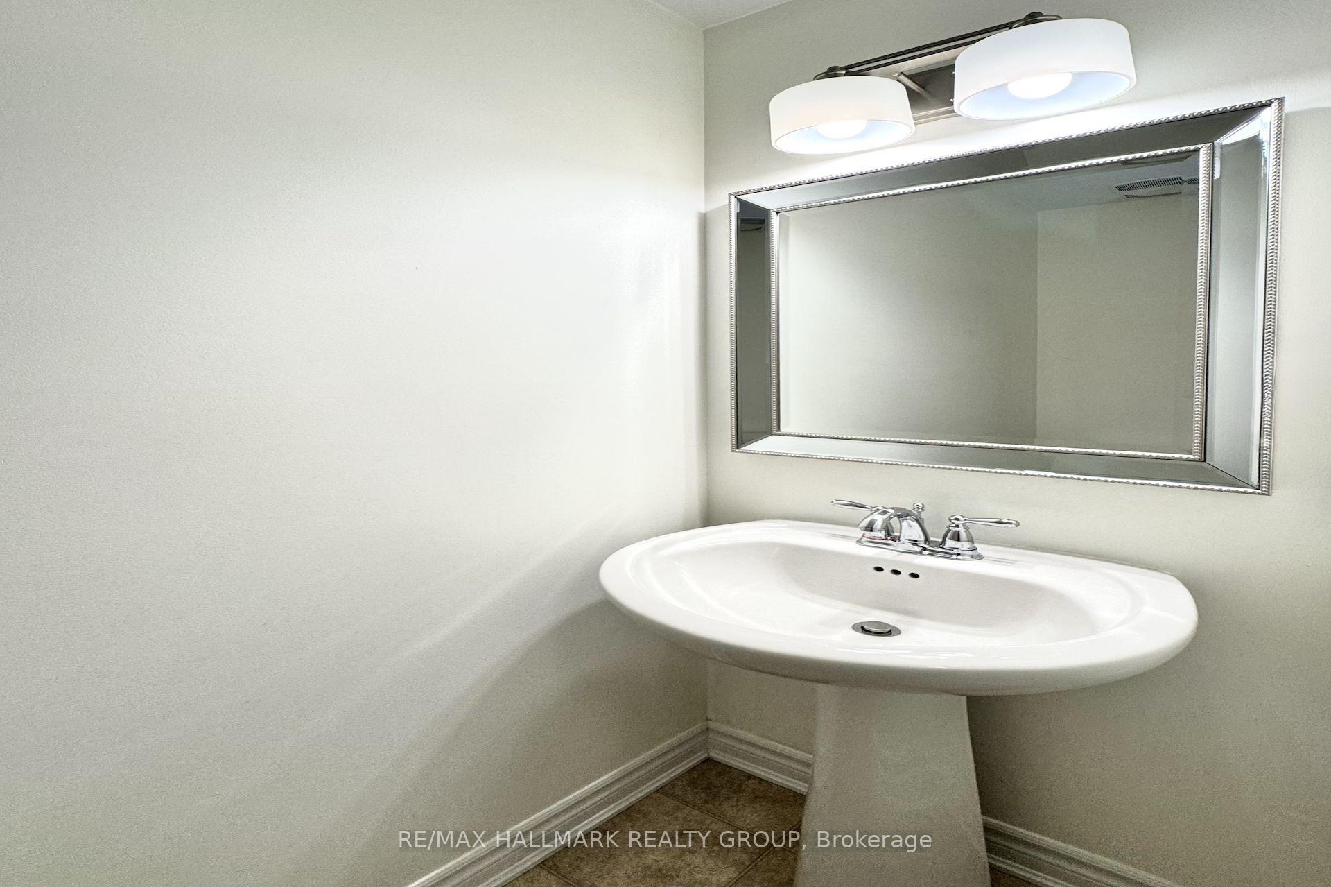 Photo 10 of 422 Coldwater Crescent, Ottawa, Kanata - Emerald Meadows/Trailwest — HOMEH