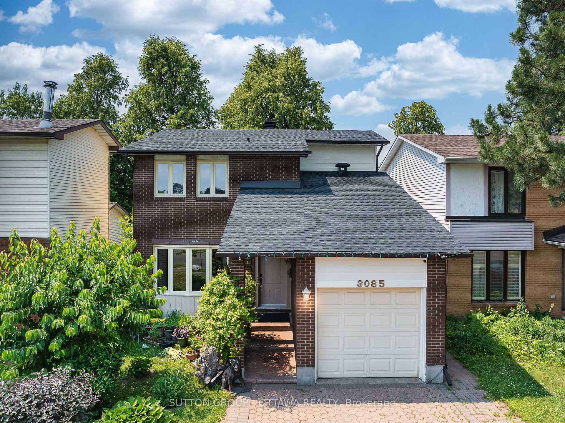 Photo 3 of 3085 Uplands Drive, Ottawa, Hunt Club Woods — HOMEH