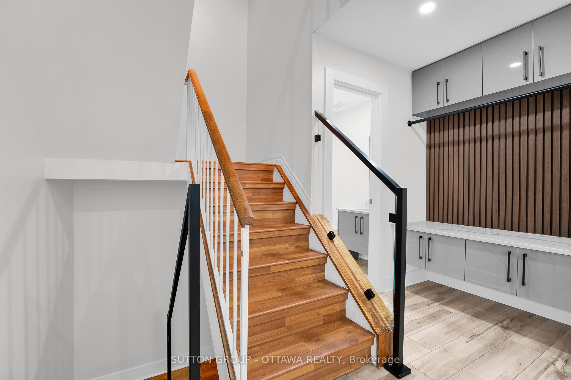 Photo 5 of 3085 Uplands Drive, Ottawa, Hunt Club Woods — HOMEH