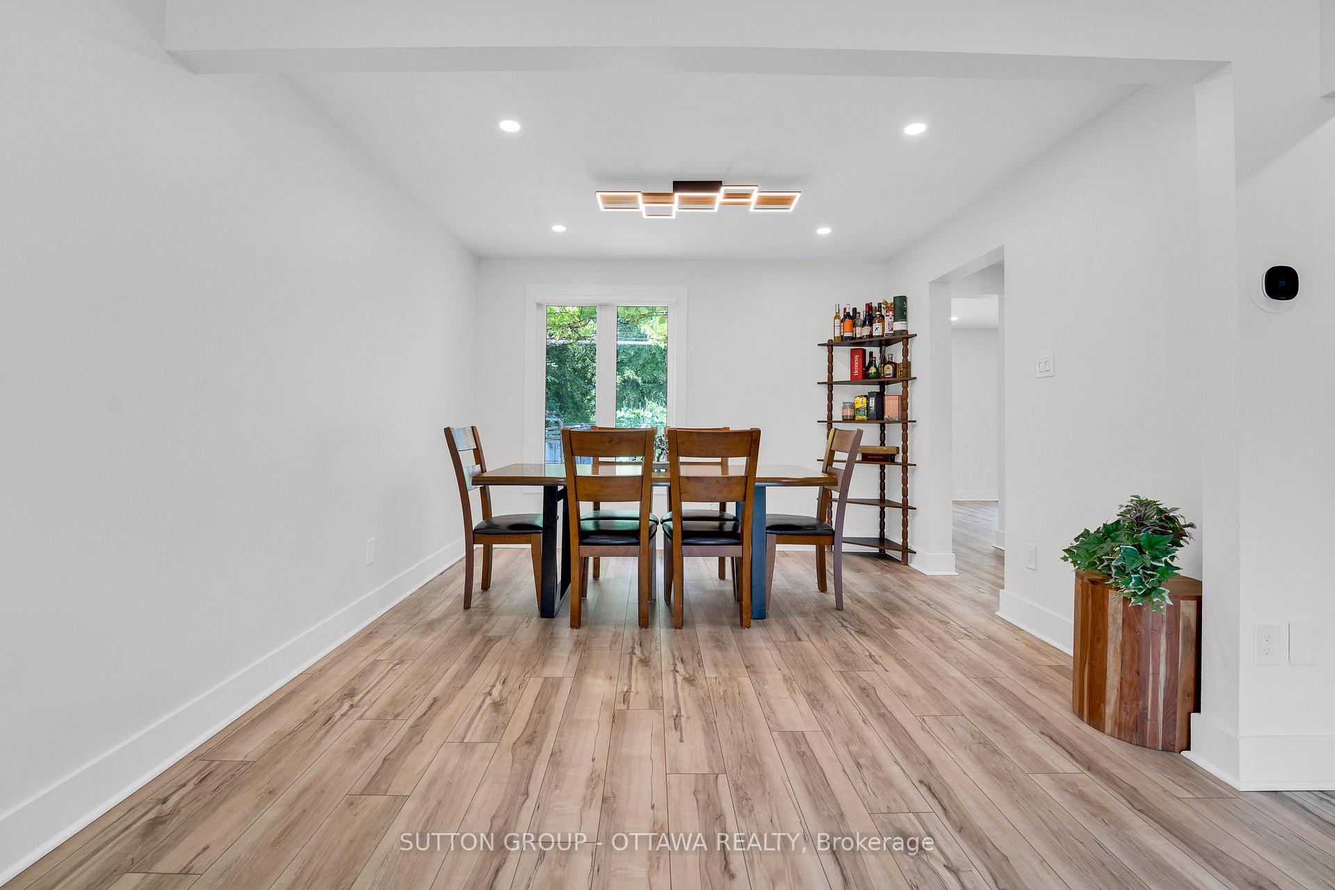 Photo 9 of 3085 Uplands Drive, Ottawa, Hunt Club Woods — HOMEH