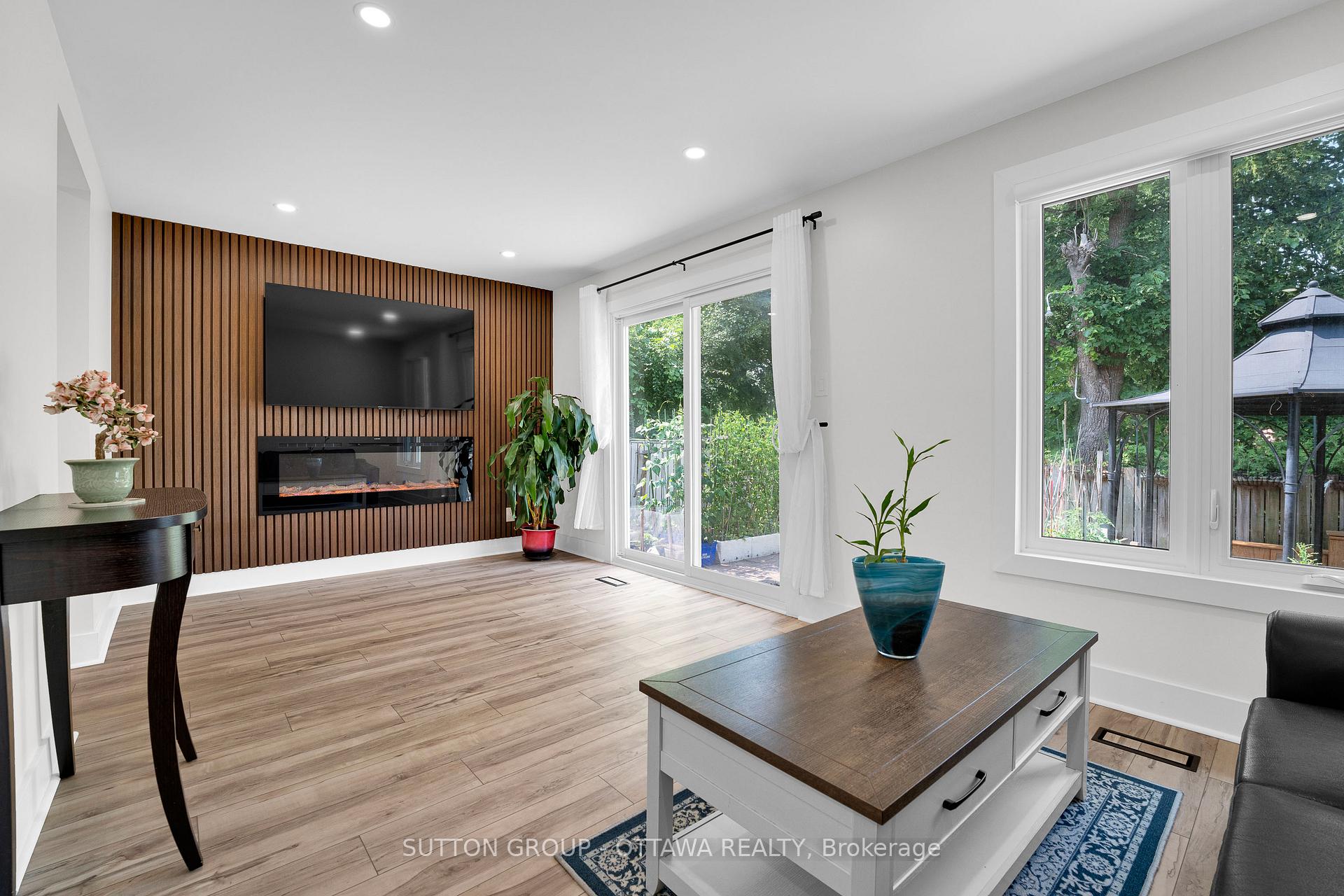 Photo 18 of 3085 Uplands Drive, Ottawa, Hunt Club Woods — HOMEH
