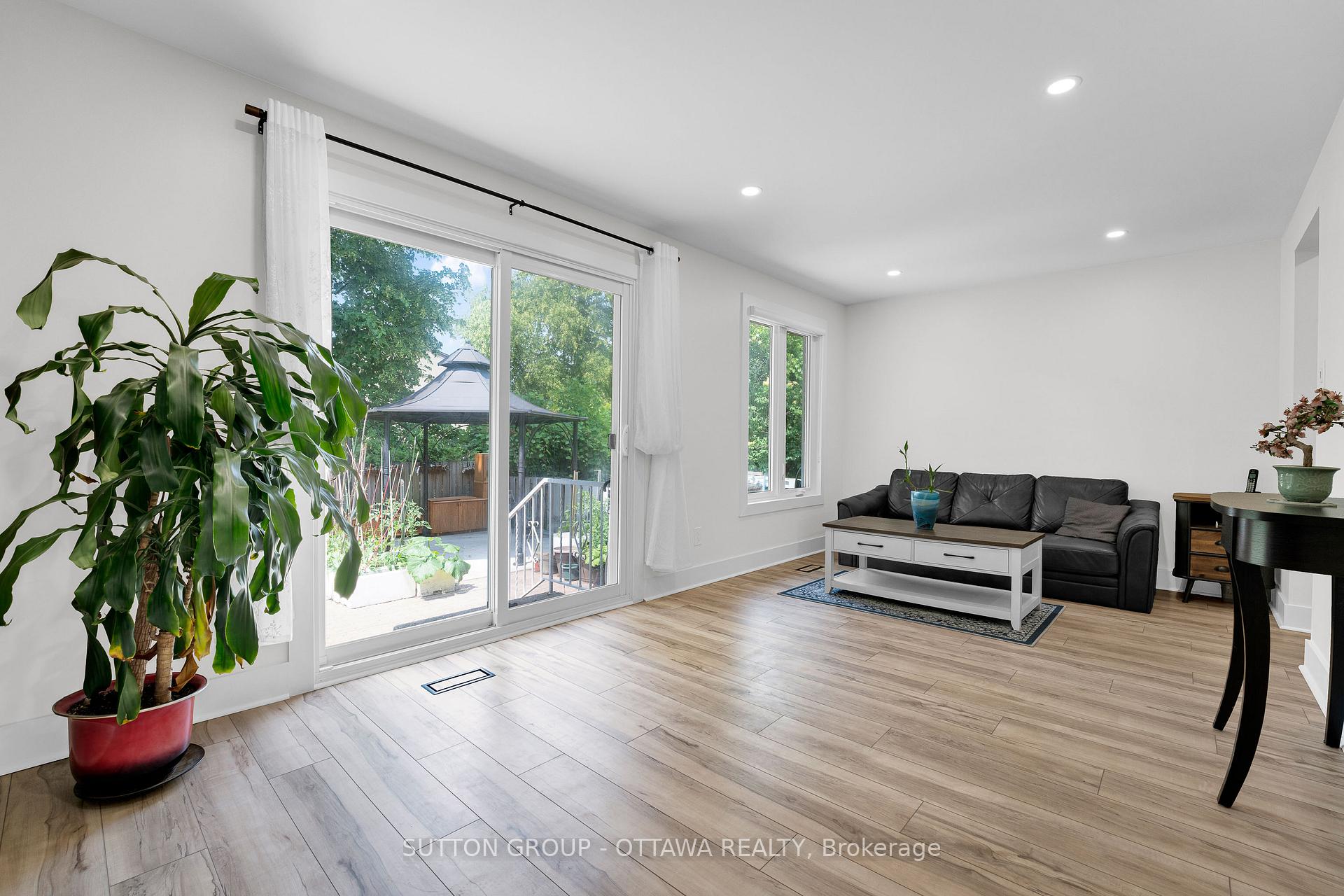 Photo 19 of 3085 Uplands Drive, Ottawa, Hunt Club Woods — HOMEH