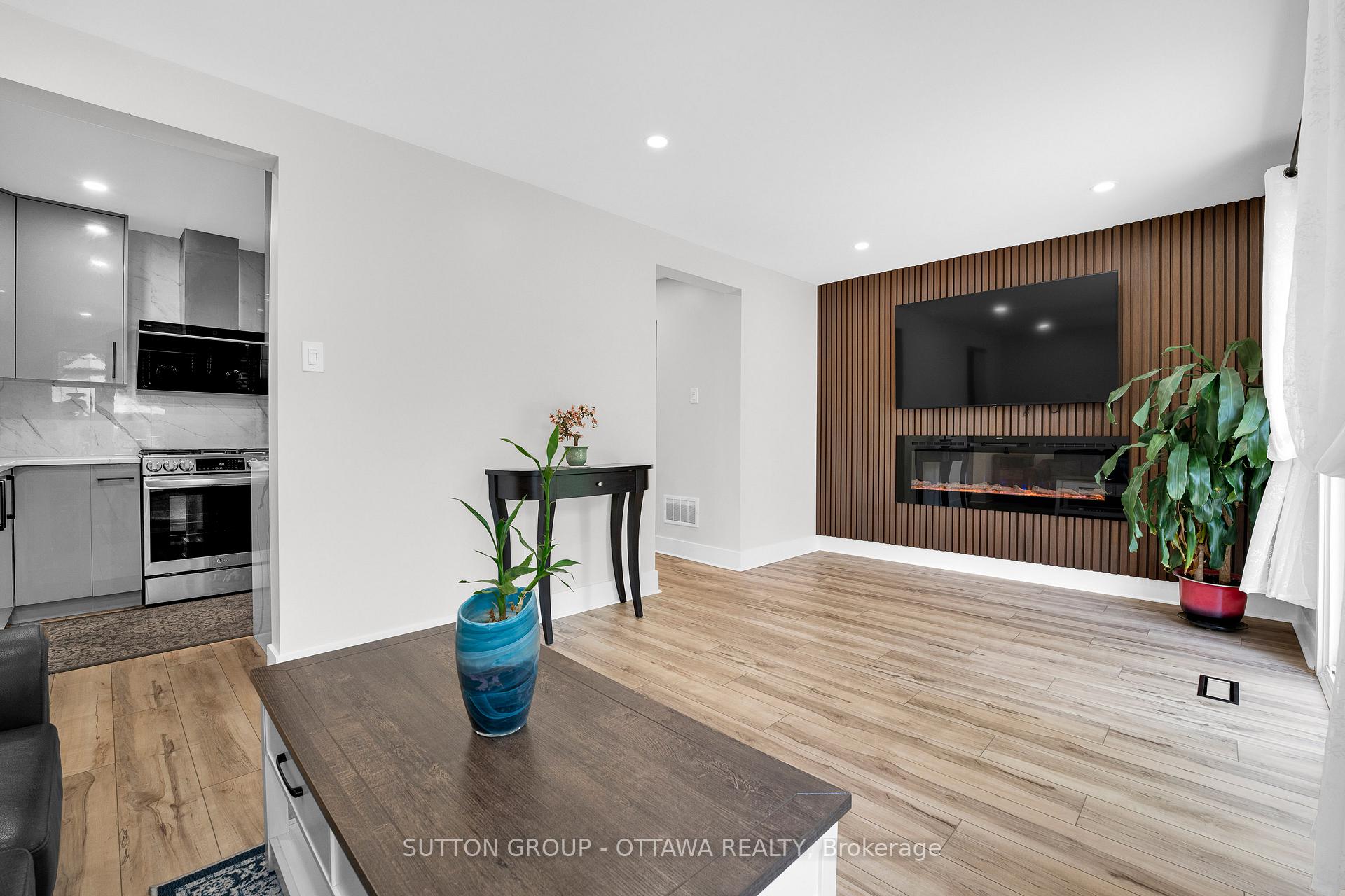 Photo 20 of 3085 Uplands Drive, Ottawa, Hunt Club Woods — HOMEH
