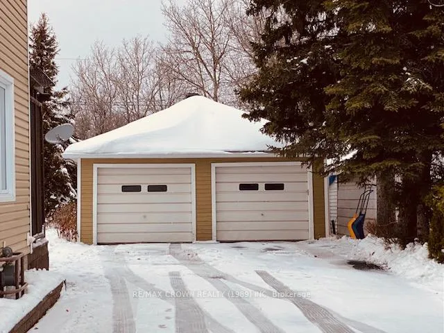 Photo 3 of 64 Byng Avenue, Kapuskasing — HOMEH