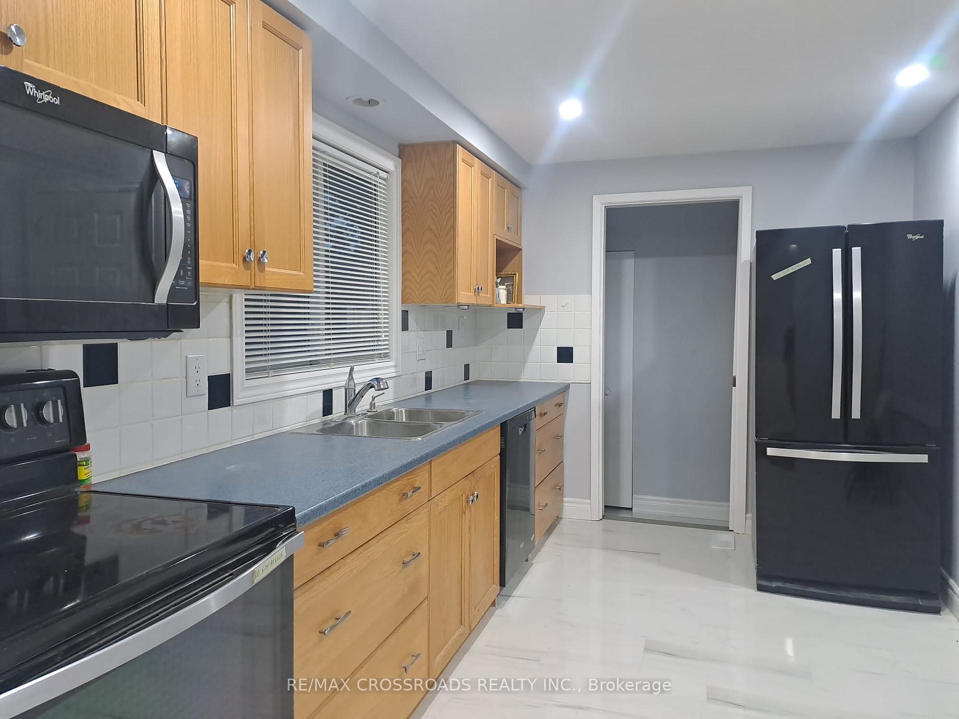 Photo 2 of Unit Upper, 185 Appalachian Crescent, Kitchener — HOMEH