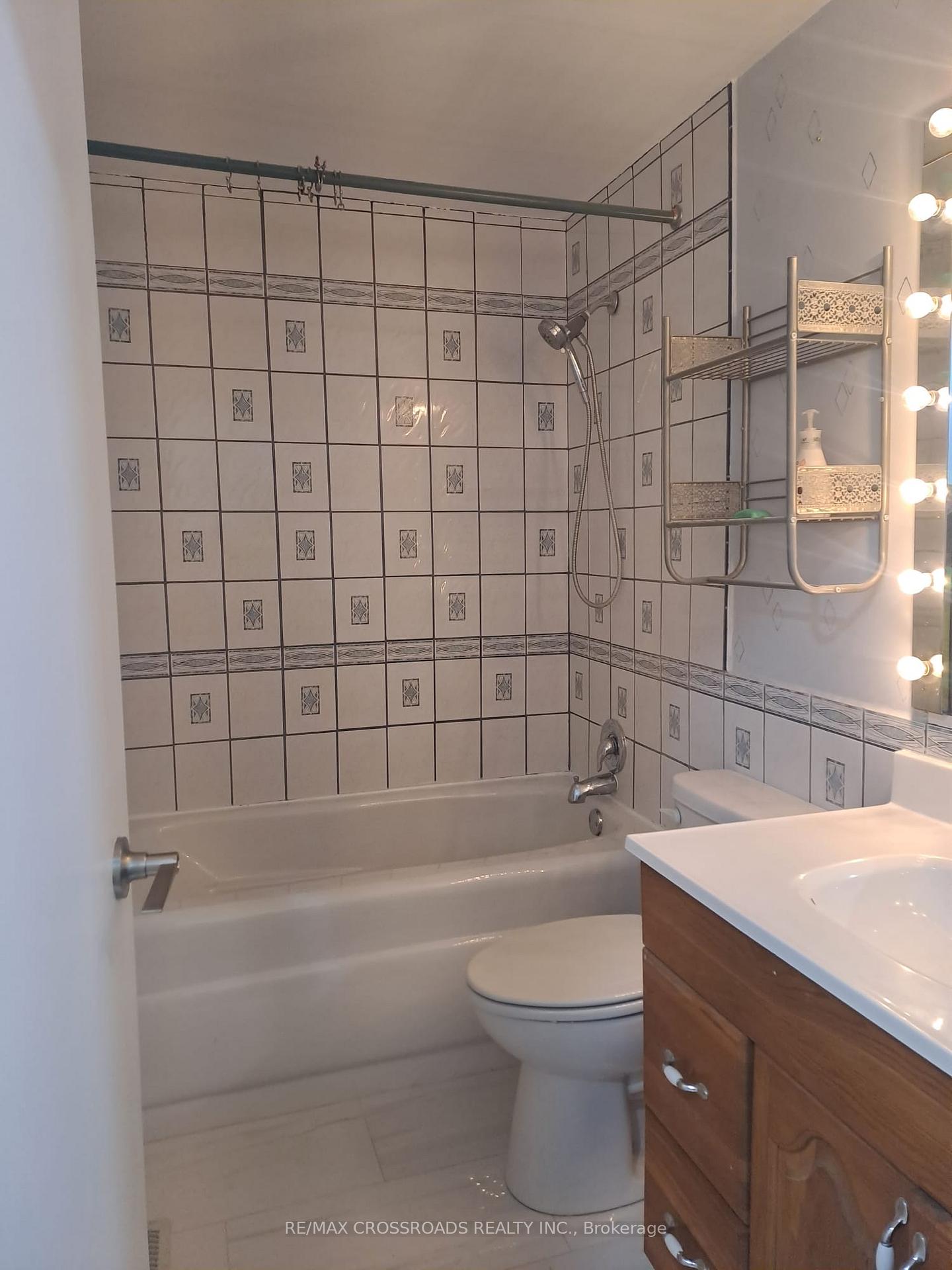Photo 10 of Unit Upper, 185 Appalachian Crescent, Kitchener — HOMEH