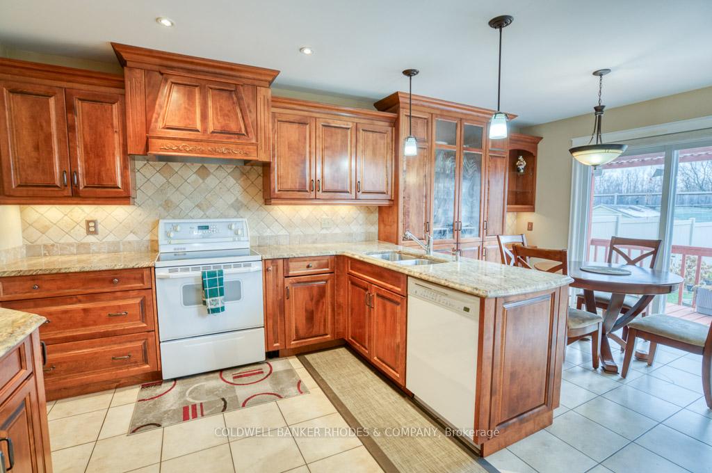 Photo 7 of 75 Dossetter Way, Ottawa, Hunt Club Park — HOMEH