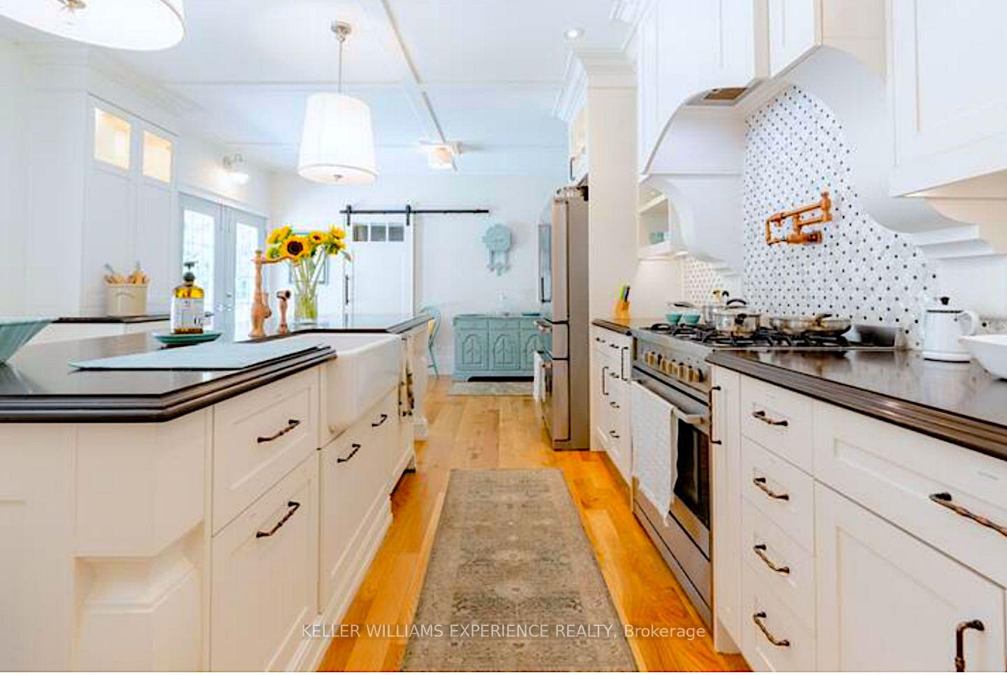Photo 4 of 422 Hugel Avenue, Midland — HOMEH