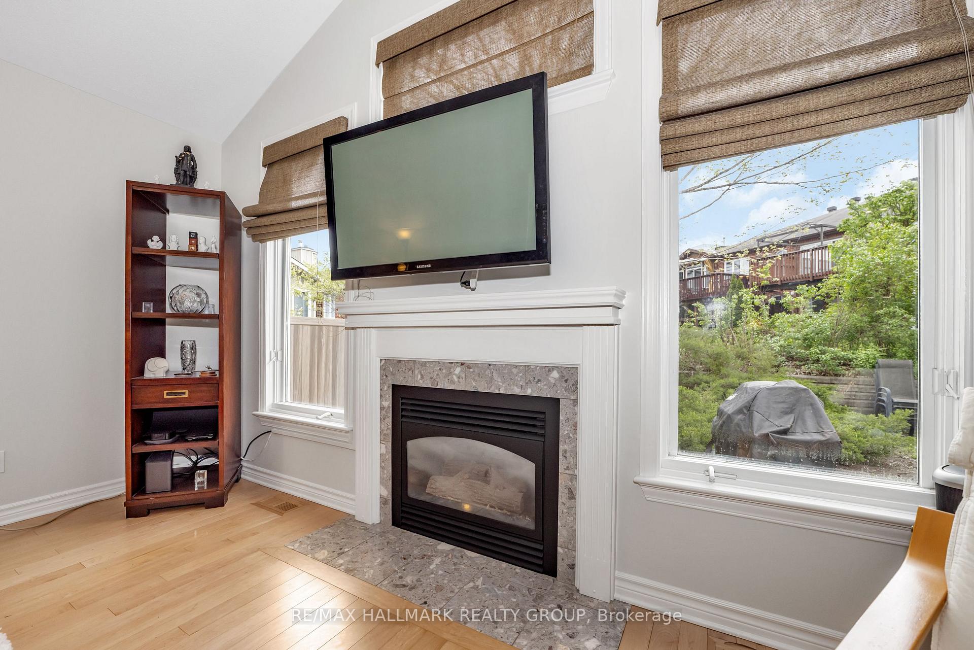 Photo 4 of 61 Kimberwick Crescent, Ottawa, Quinterra — HOMEH