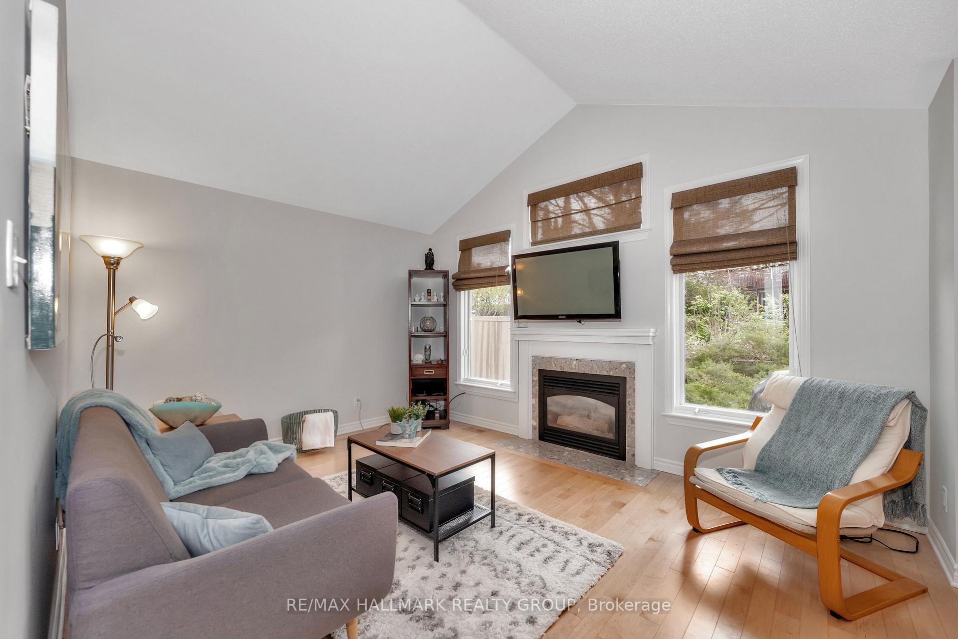 Photo 8 of 61 Kimberwick Crescent, Ottawa, Quinterra — HOMEH