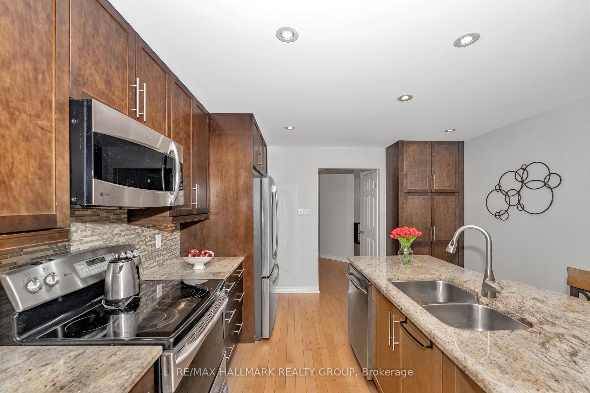 Photo 11 of 61 Kimberwick Crescent, Ottawa, Quinterra — HOMEH