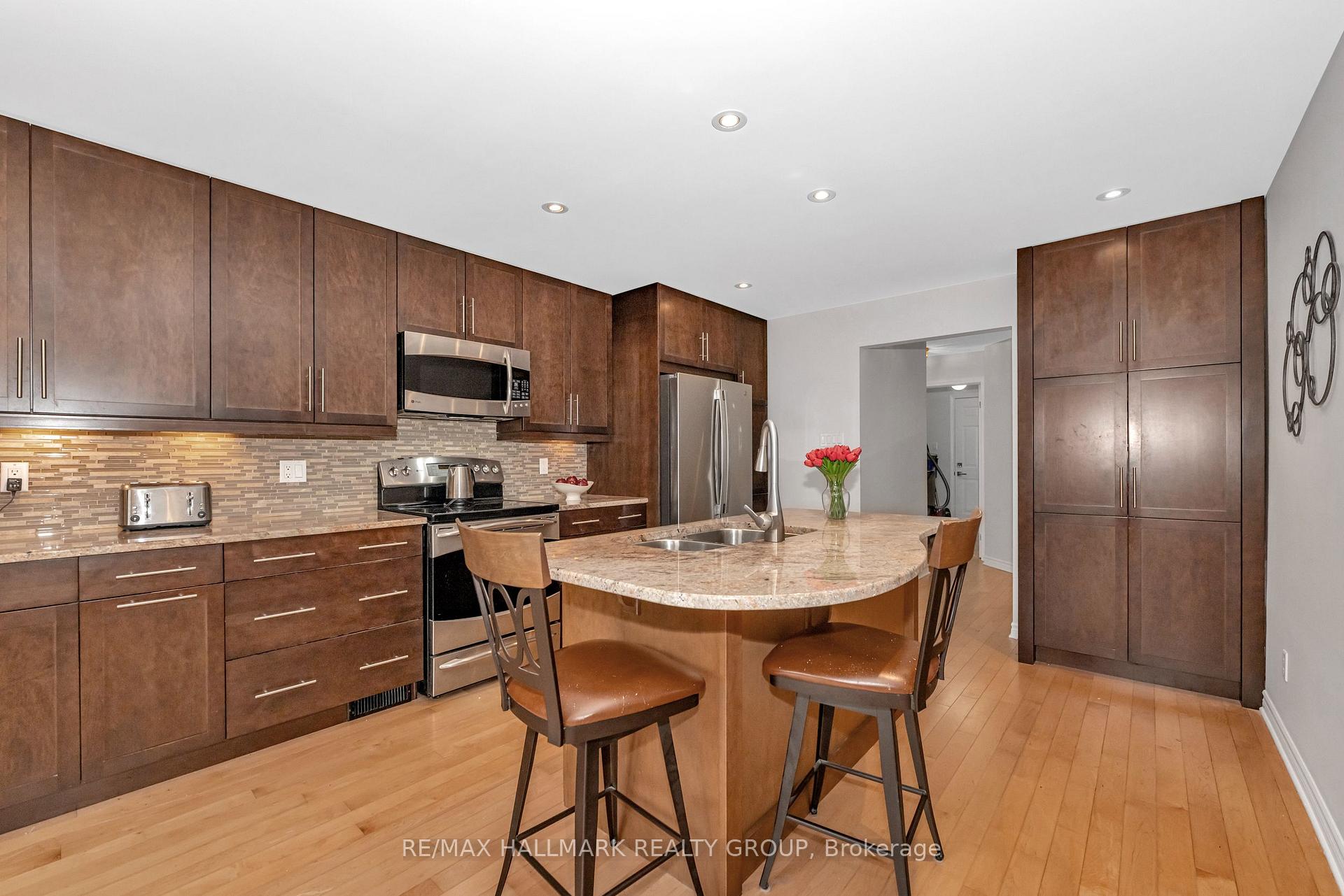 Photo 13 of 61 Kimberwick Crescent, Ottawa, Quinterra — HOMEH