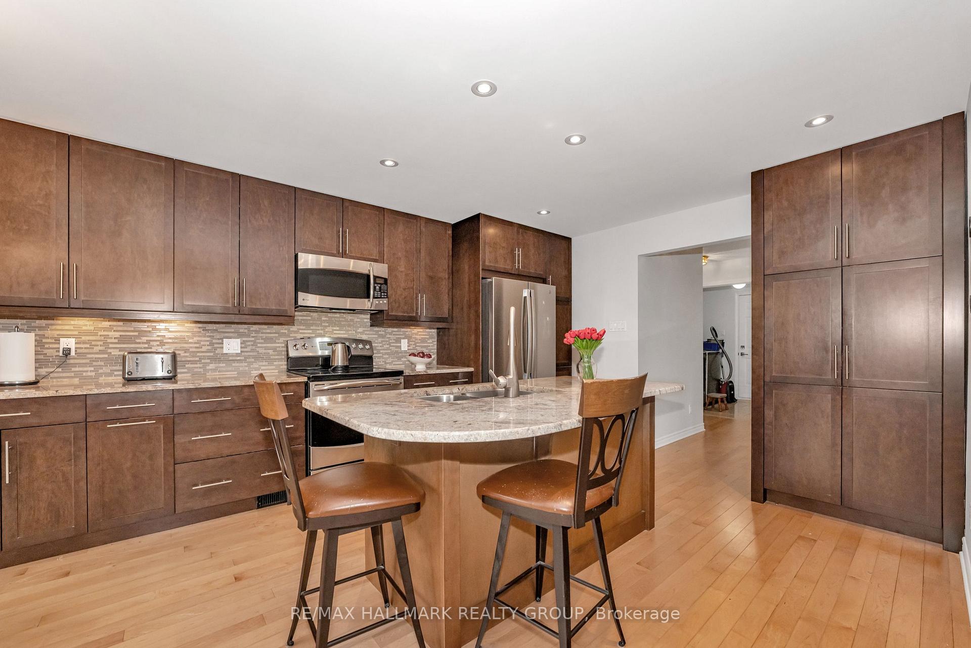 Photo 14 of 61 Kimberwick Crescent, Ottawa, Quinterra — HOMEH