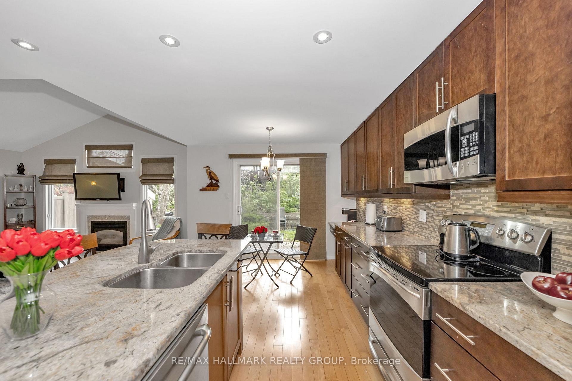 Photo 15 of 61 Kimberwick Crescent, Ottawa, Quinterra — HOMEH