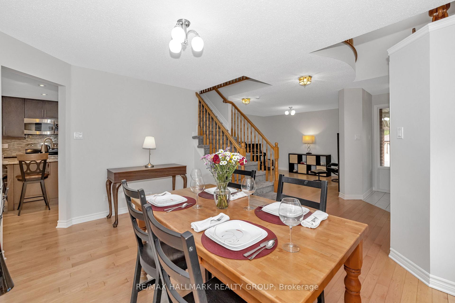 Photo 17 of 61 Kimberwick Crescent, Ottawa, Quinterra — HOMEH