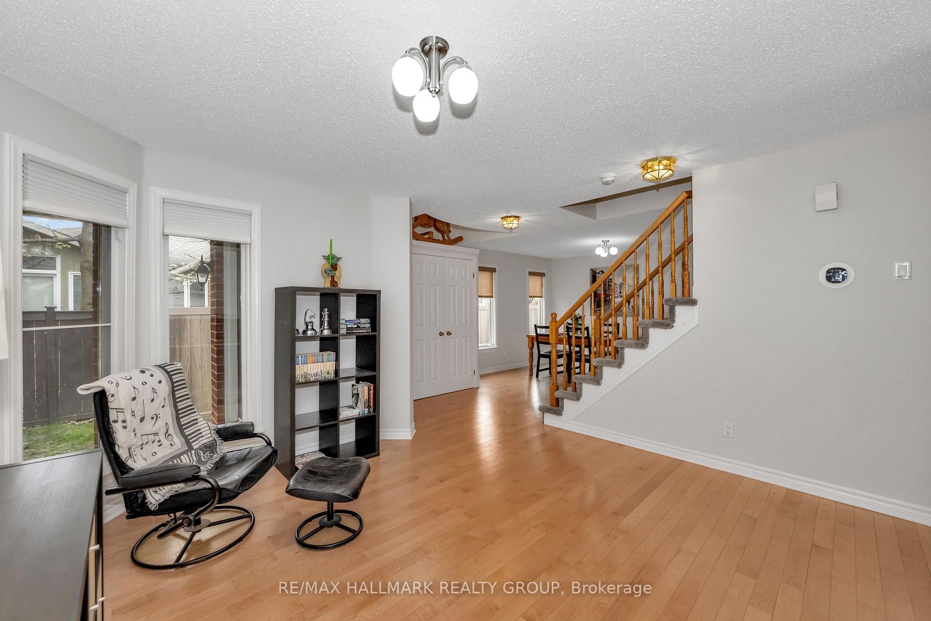 Photo 21 of 61 Kimberwick Crescent, Ottawa, Quinterra — HOMEH