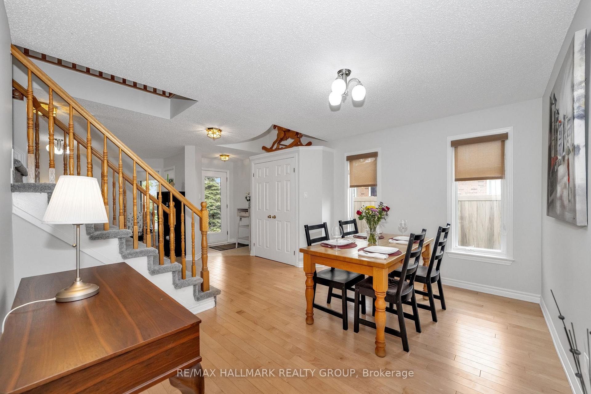 Photo 23 of 61 Kimberwick Crescent, Ottawa, Quinterra — HOMEH