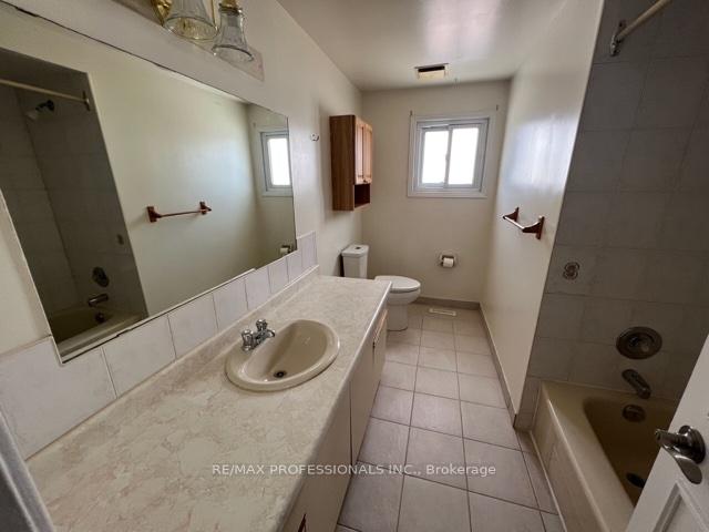 Photo 11 of Unit MAIN, 79 Rotherglen Road, Ajax, Central West — HOMEH