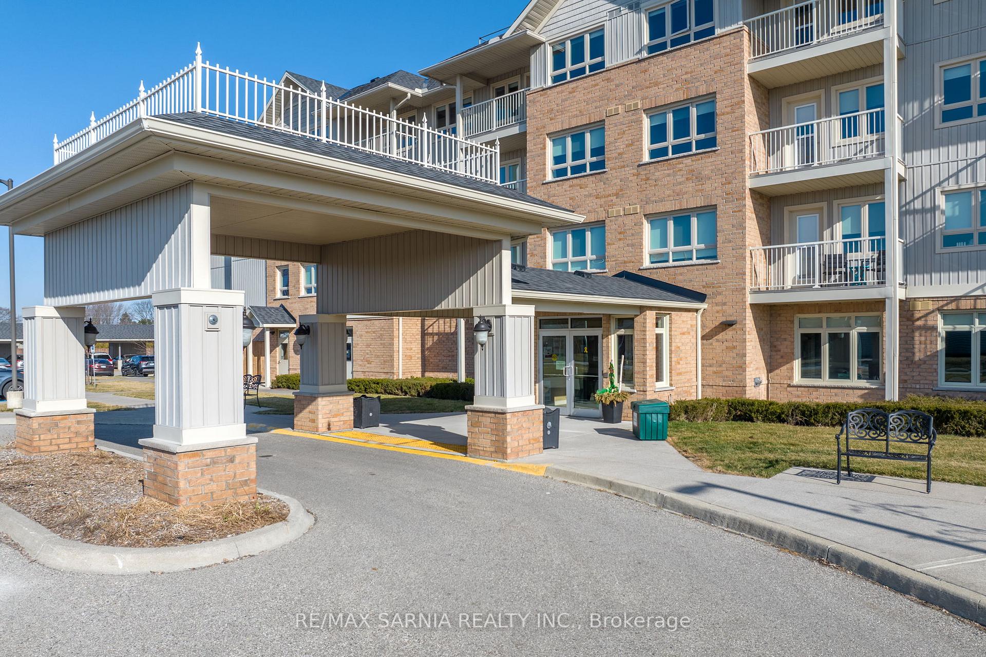 Photo 3 of Unit 425, 180 Bunker Avenue, St. Clair — HOMEH