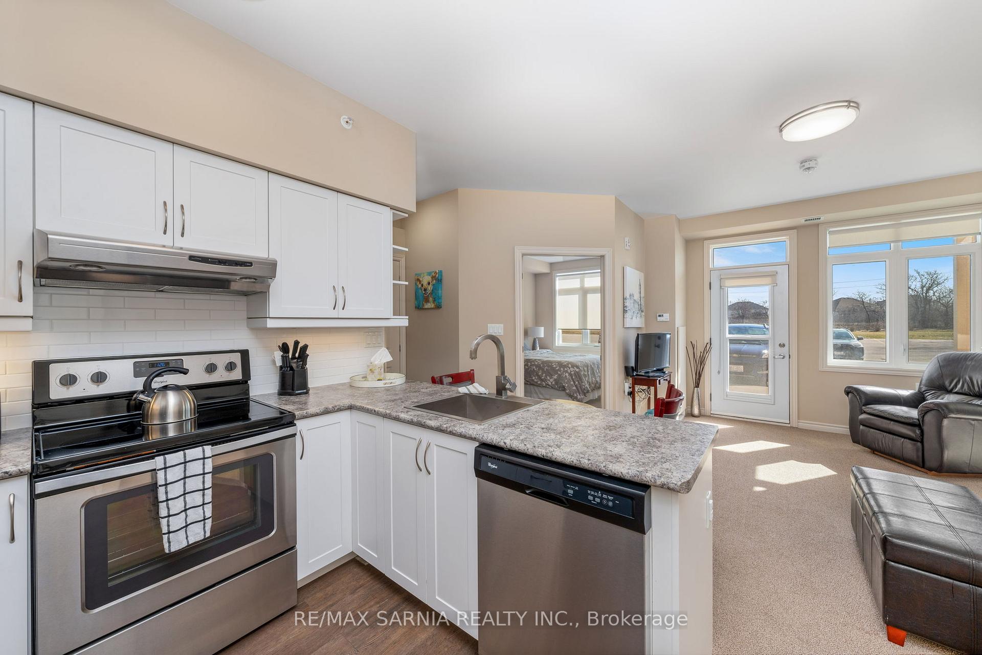 Photo 2 of Unit 425, 180 Bunker Avenue, St. Clair — HOMEH
