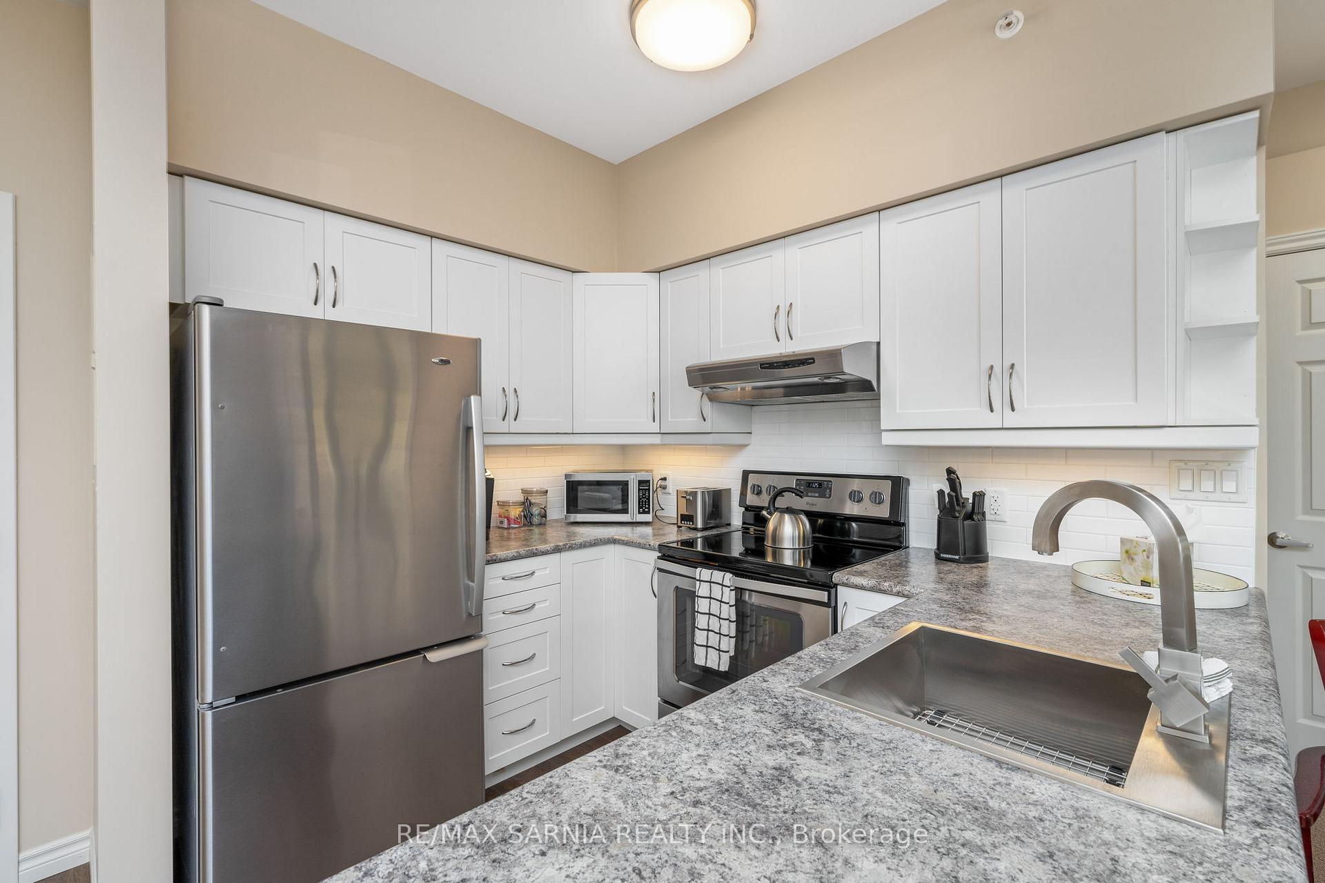 Photo 4 of Unit 425, 180 Bunker Avenue, St. Clair — HOMEH