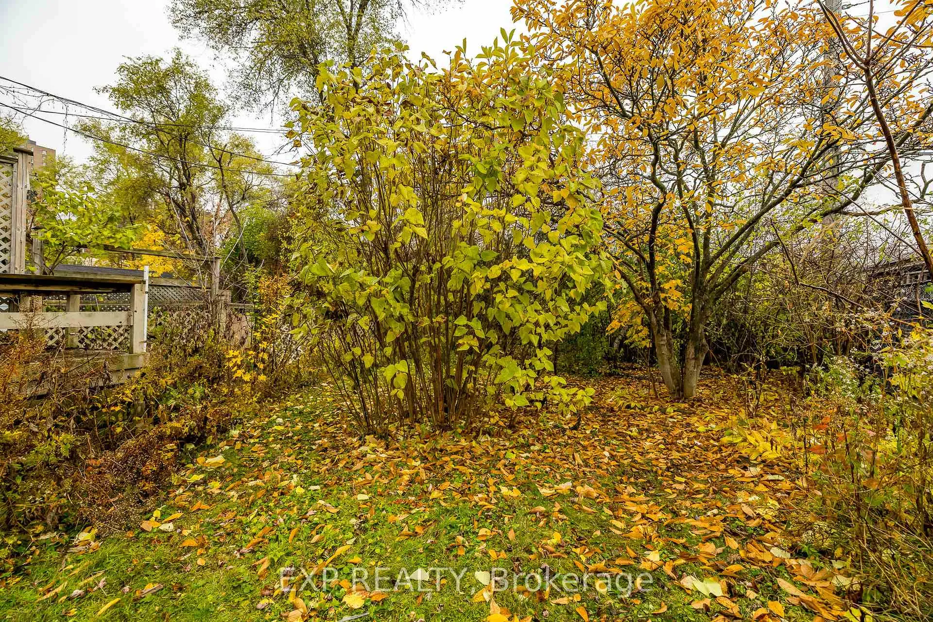 Photo 38 of 426 Apple Tree Lane, Ottawa, Viscount Alexander Park — HOMEH
