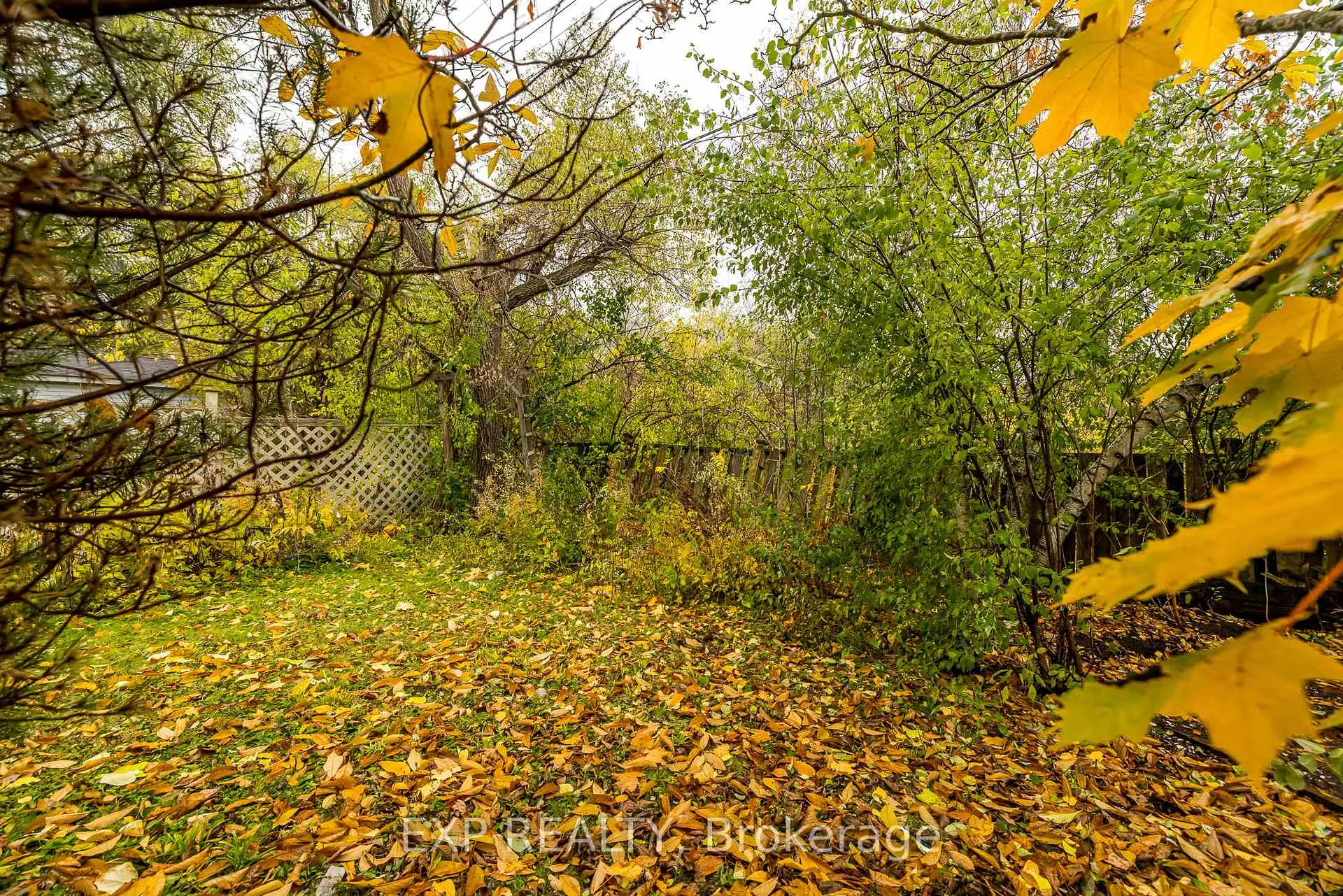 Photo 39 of 426 Apple Tree Lane, Ottawa, Viscount Alexander Park — HOMEH