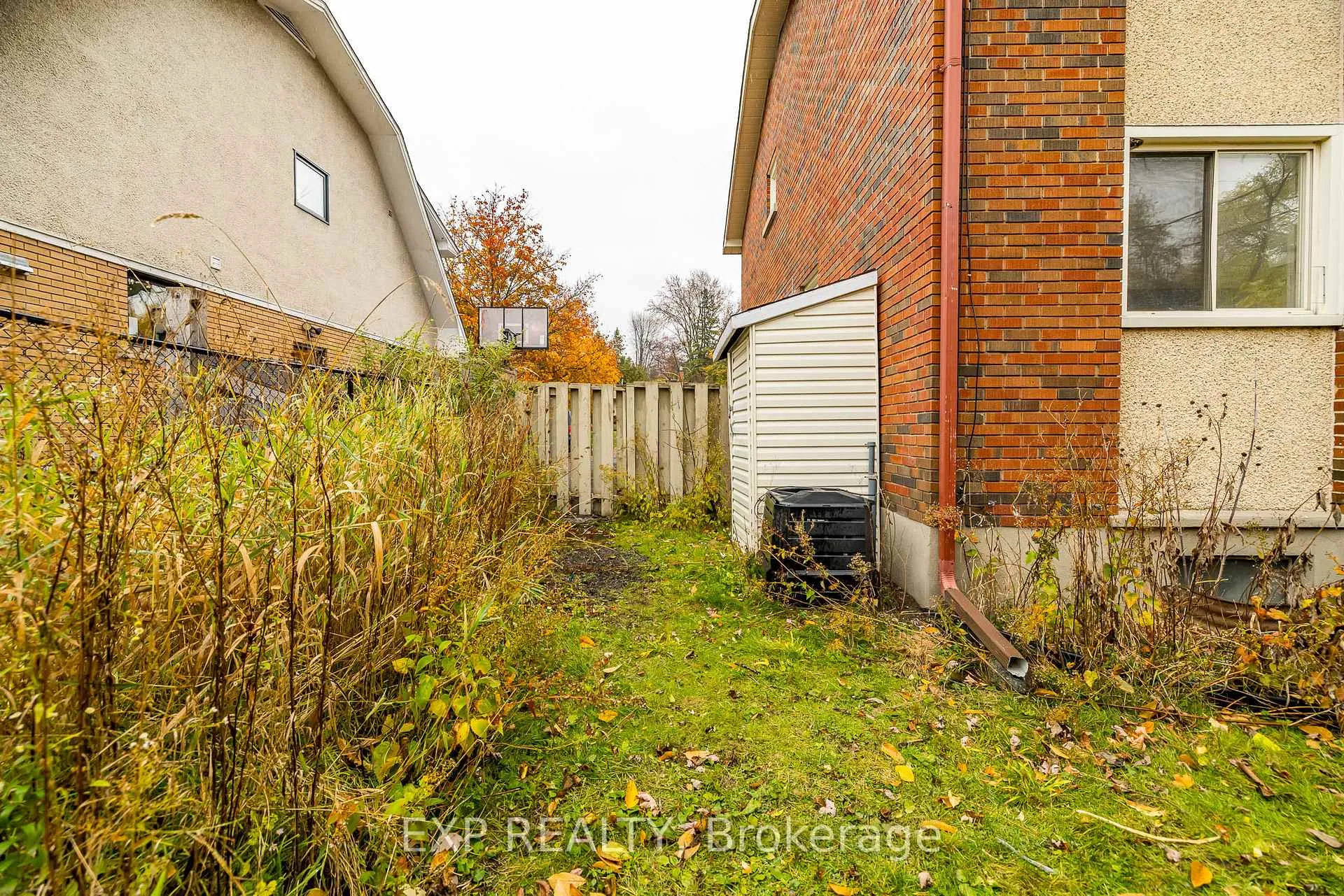 Photo 40 of 426 Apple Tree Lane, Ottawa, Viscount Alexander Park — HOMEH