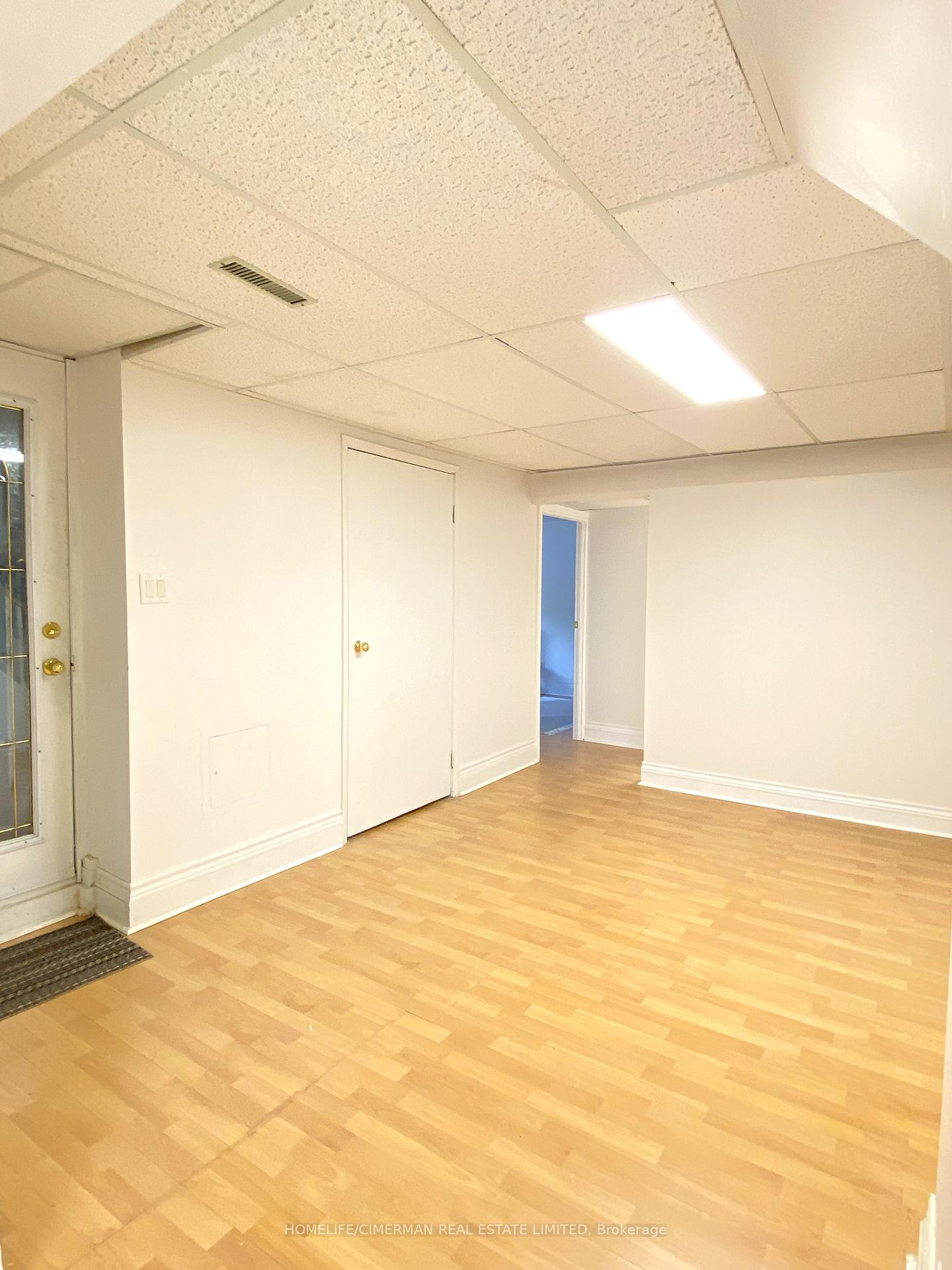 Photo 3 of Unit LOWER, 200 Kemano Road, Aurora, Aurora Heights — HOMEH