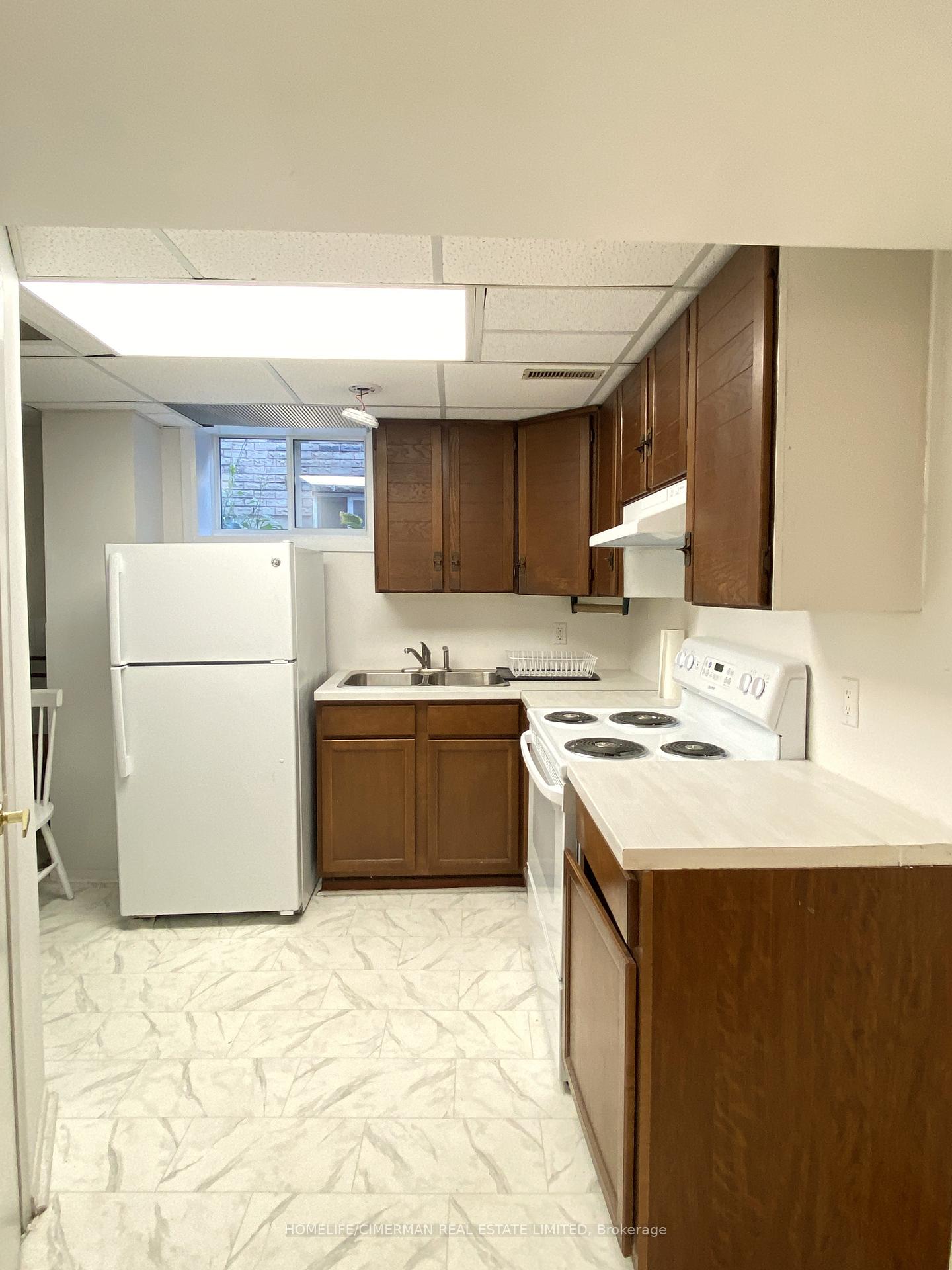 Photo 2 of Unit LOWER, 200 Kemano Road, Aurora, Aurora Heights — HOMEH