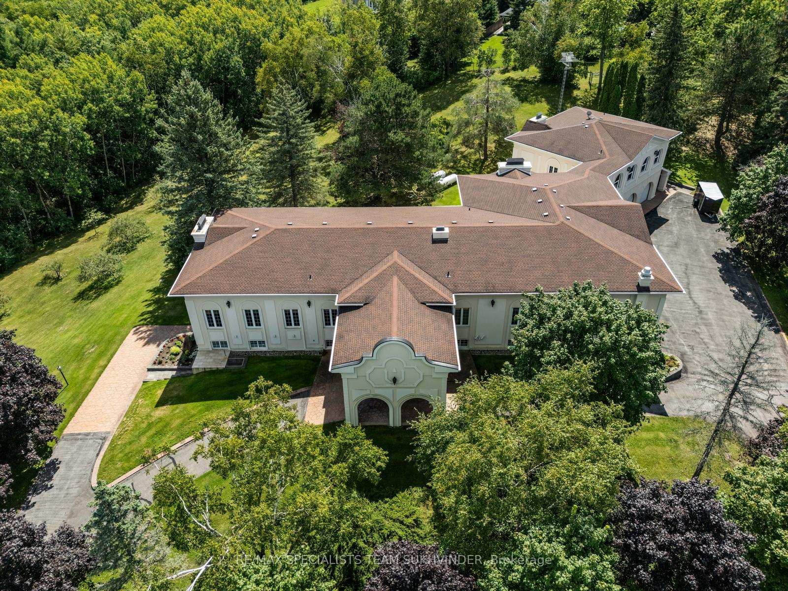 Photo 1 of 409 Dearbourne Avenue, King, King City — HOMEH