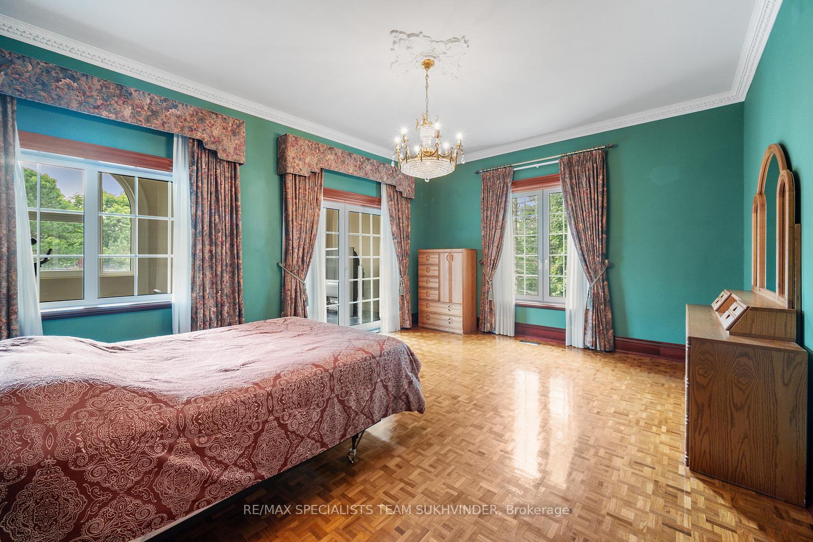 Photo 16 of 409 Dearbourne Avenue, King, King City — HOMEH