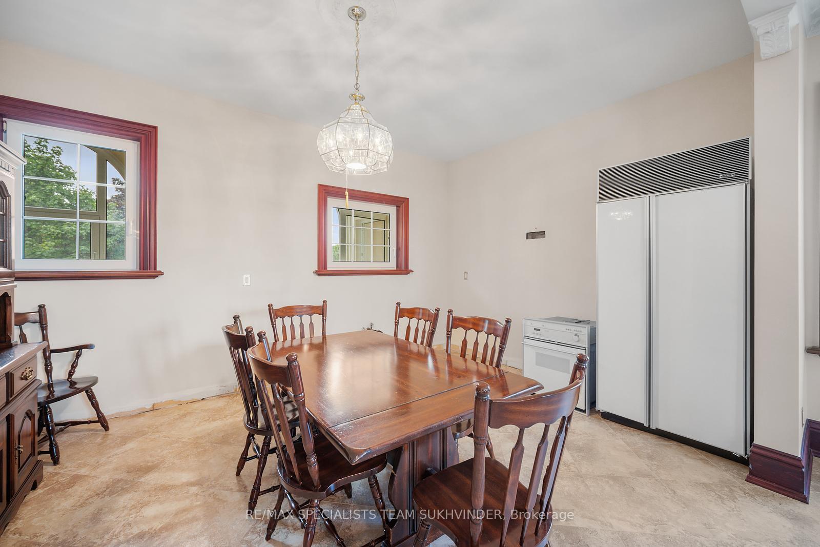 Photo 23 of 409 Dearbourne Avenue, King, King City — HOMEH