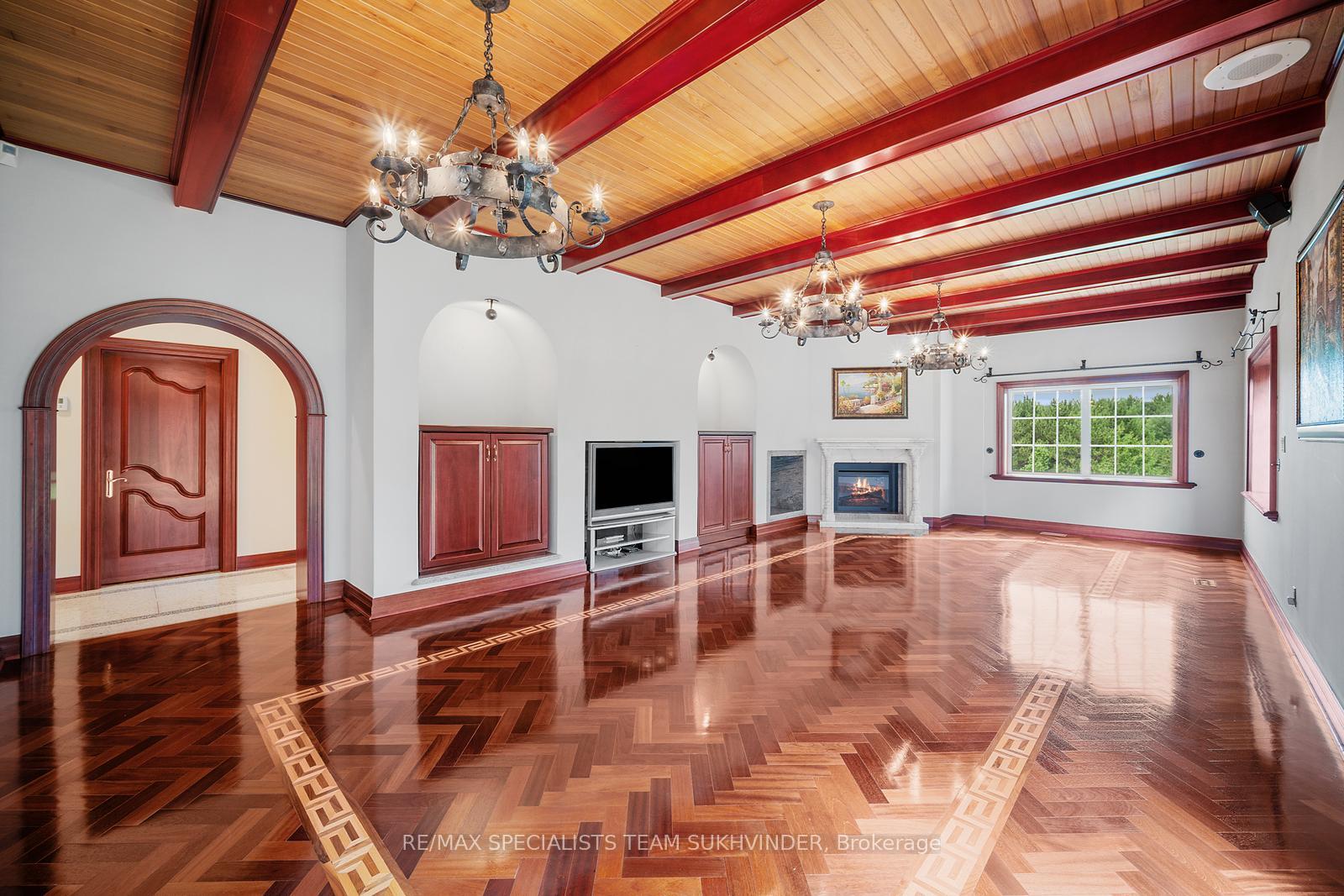Photo 26 of 409 Dearbourne Avenue, King, King City — HOMEH