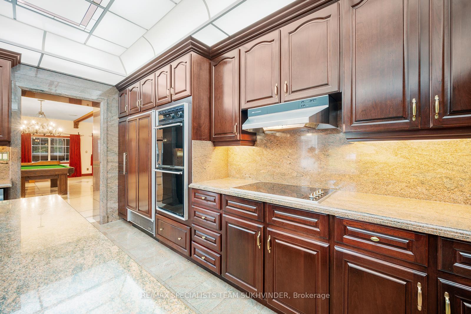 Photo 31 of 409 Dearbourne Avenue, King, King City — HOMEH