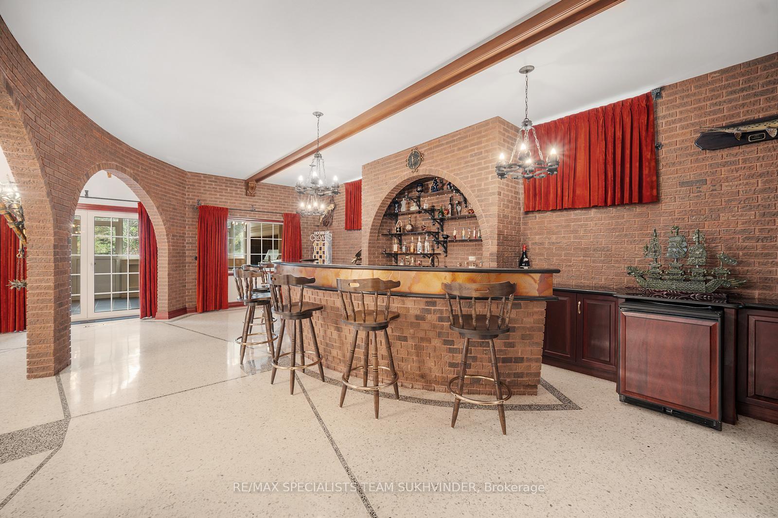 Photo 40 of 409 Dearbourne Avenue, King, King City — HOMEH