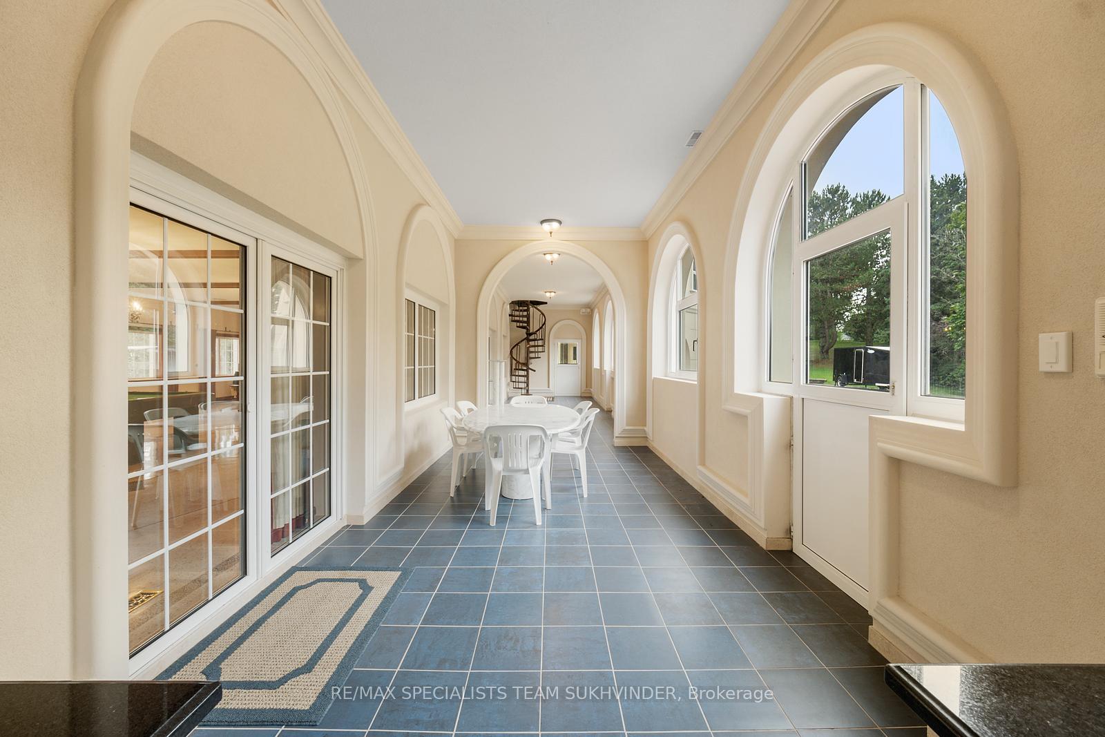 Photo 44 of 409 Dearbourne Avenue, King, King City — HOMEH