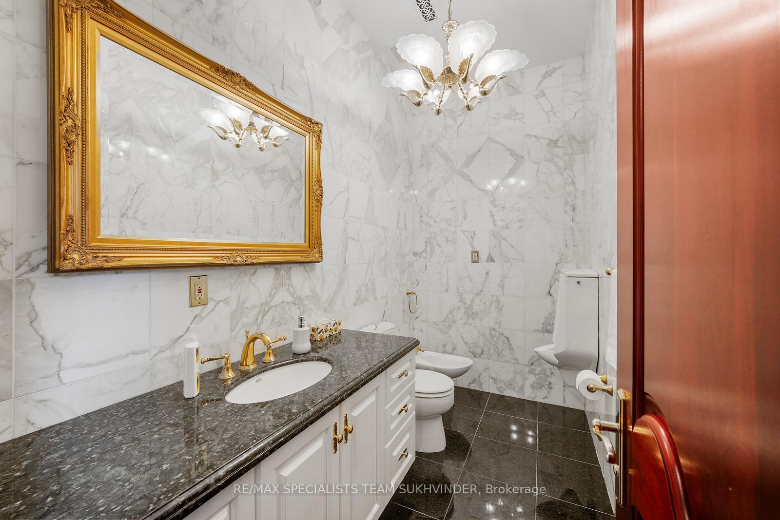 Photo 47 of 409 Dearbourne Avenue, King, King City — HOMEH