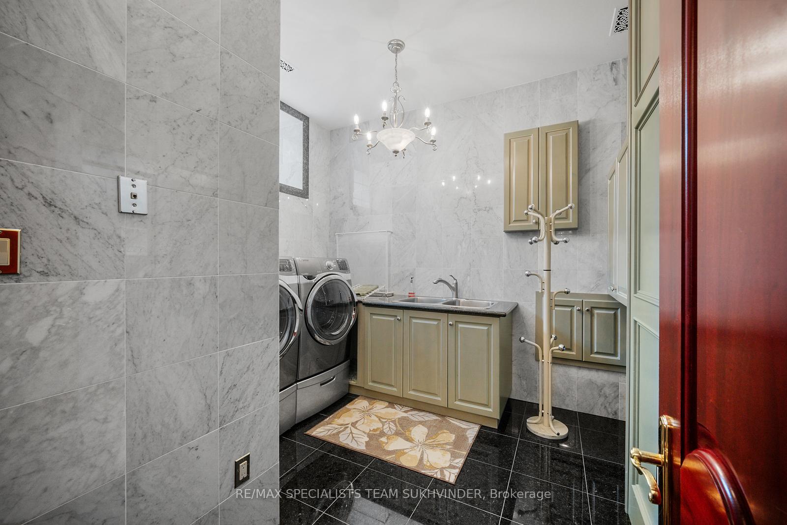 Photo 49 of 409 Dearbourne Avenue, King, King City — HOMEH