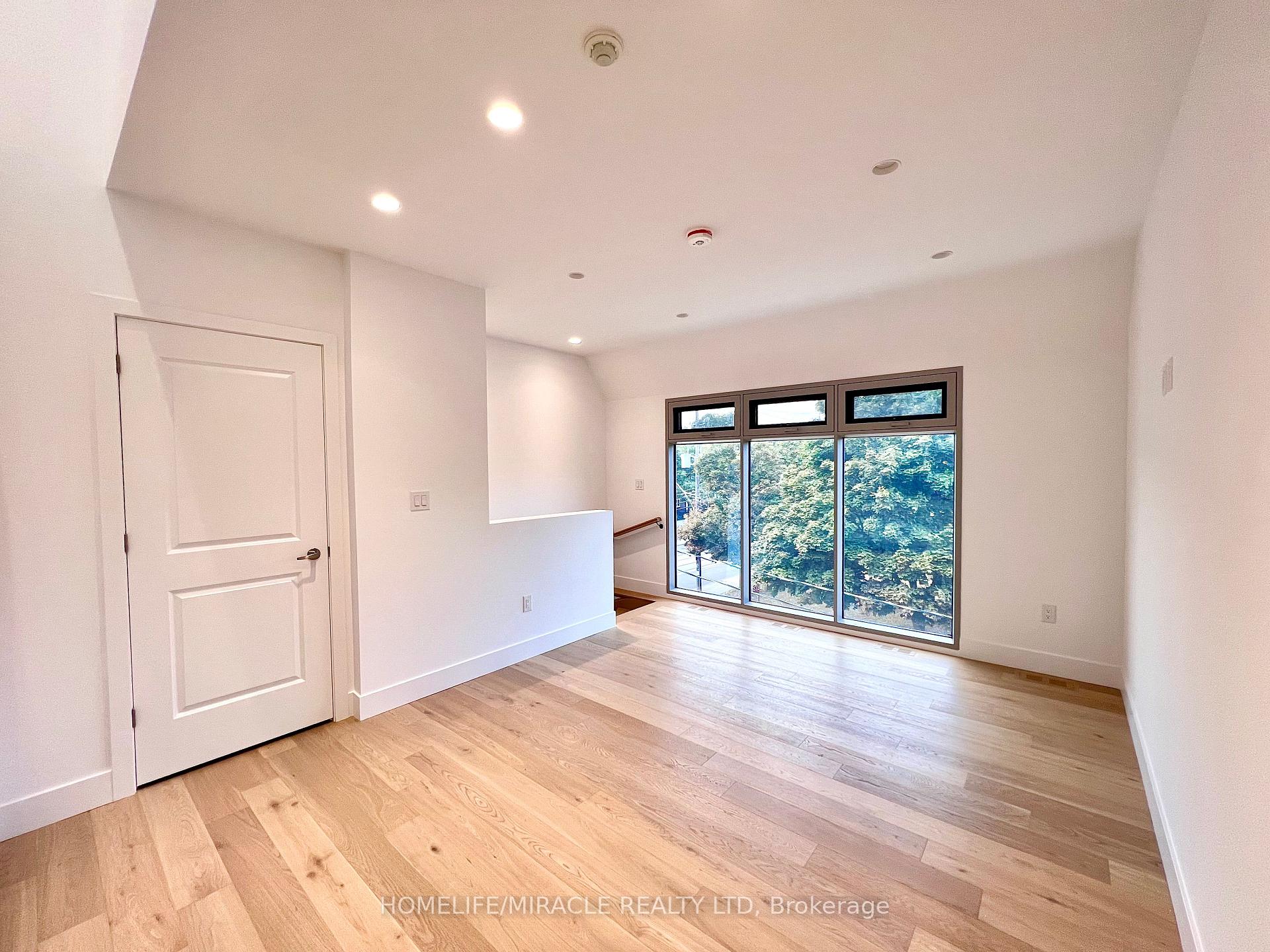 Photo 12 of Unit Unit 2, 299 Ossington Avenue, Toronto, Trinity-Bellwoods — HOMEH