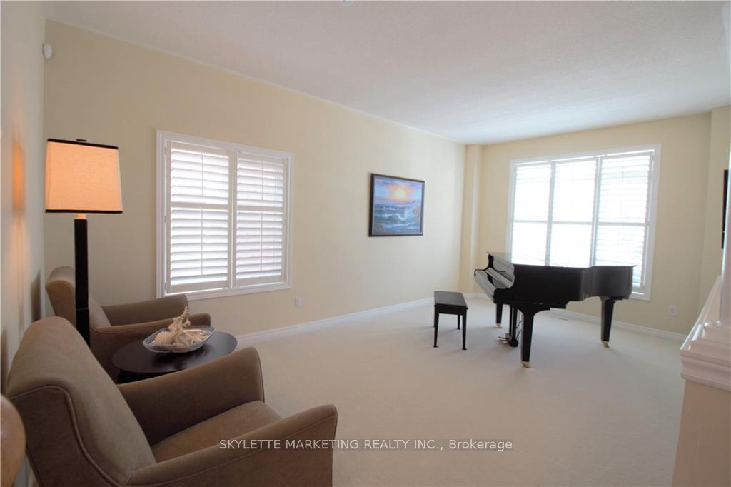 Photo 4 of 9 Bridgenorth Crescent, Hamilton, Stoney Creek — HOMEH