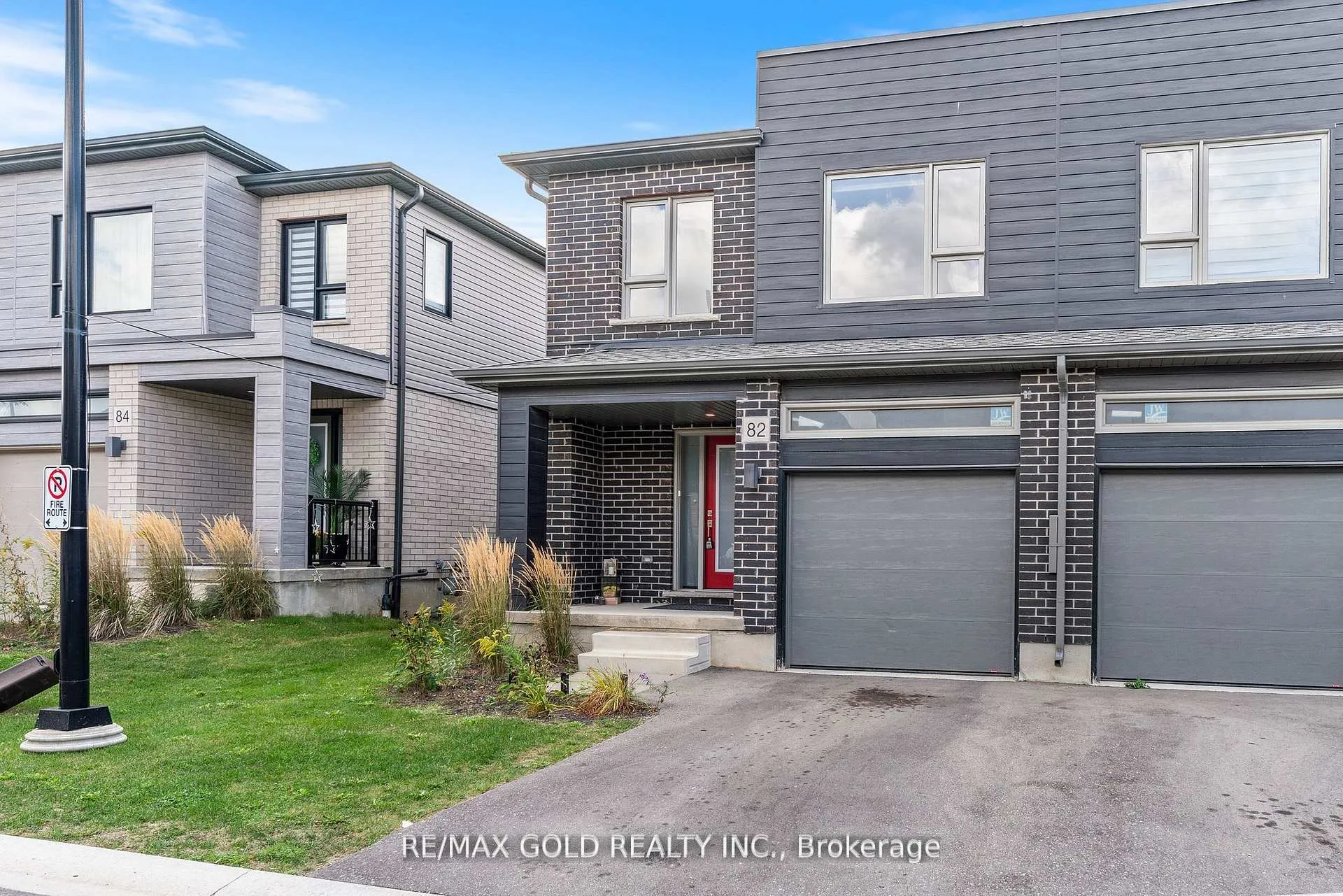 Photo 2 of 82 Pony Way, Kitchener — HOMEH