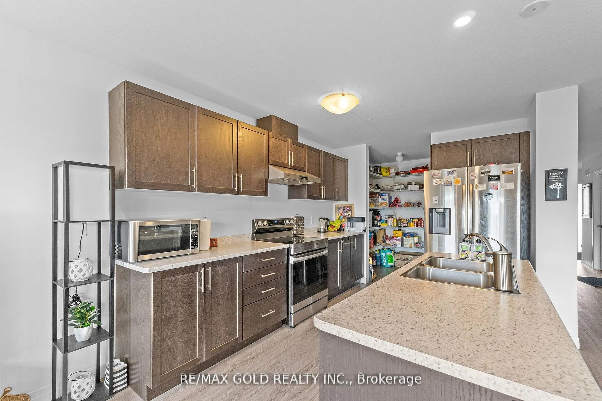 Photo 15 of 82 Pony Way, Kitchener — HOMEH