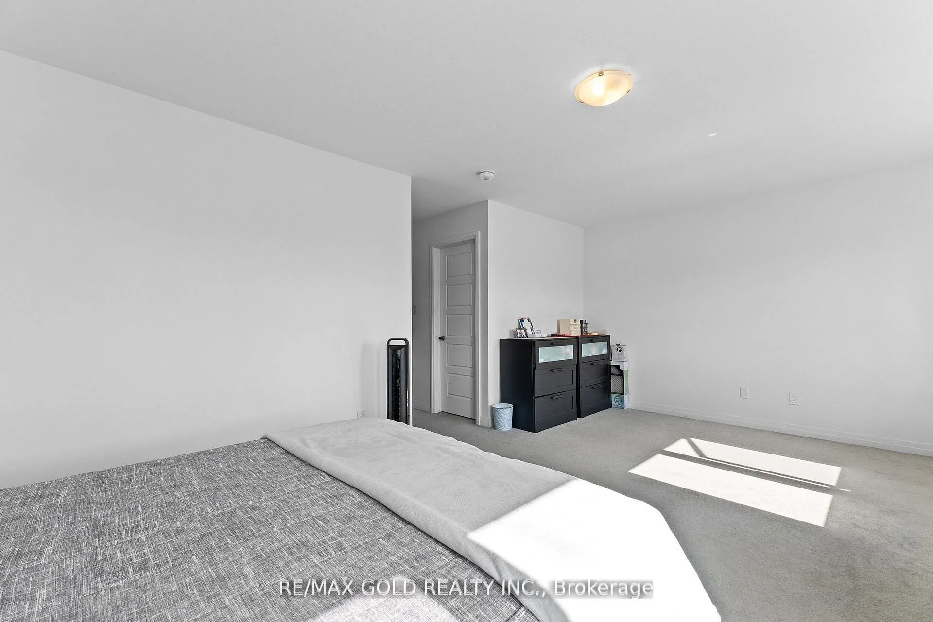 Photo 24 of 82 Pony Way, Kitchener — HOMEH