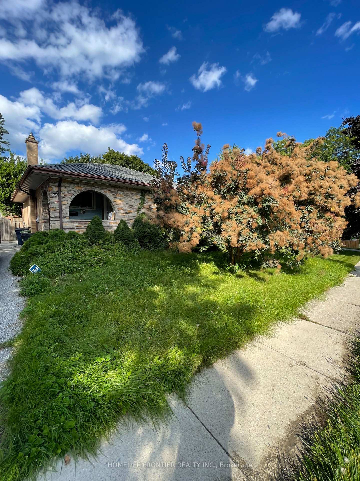 Photo 5 of 22 Thornbeck Drive, Scarborough, Woburn — HOMEH
